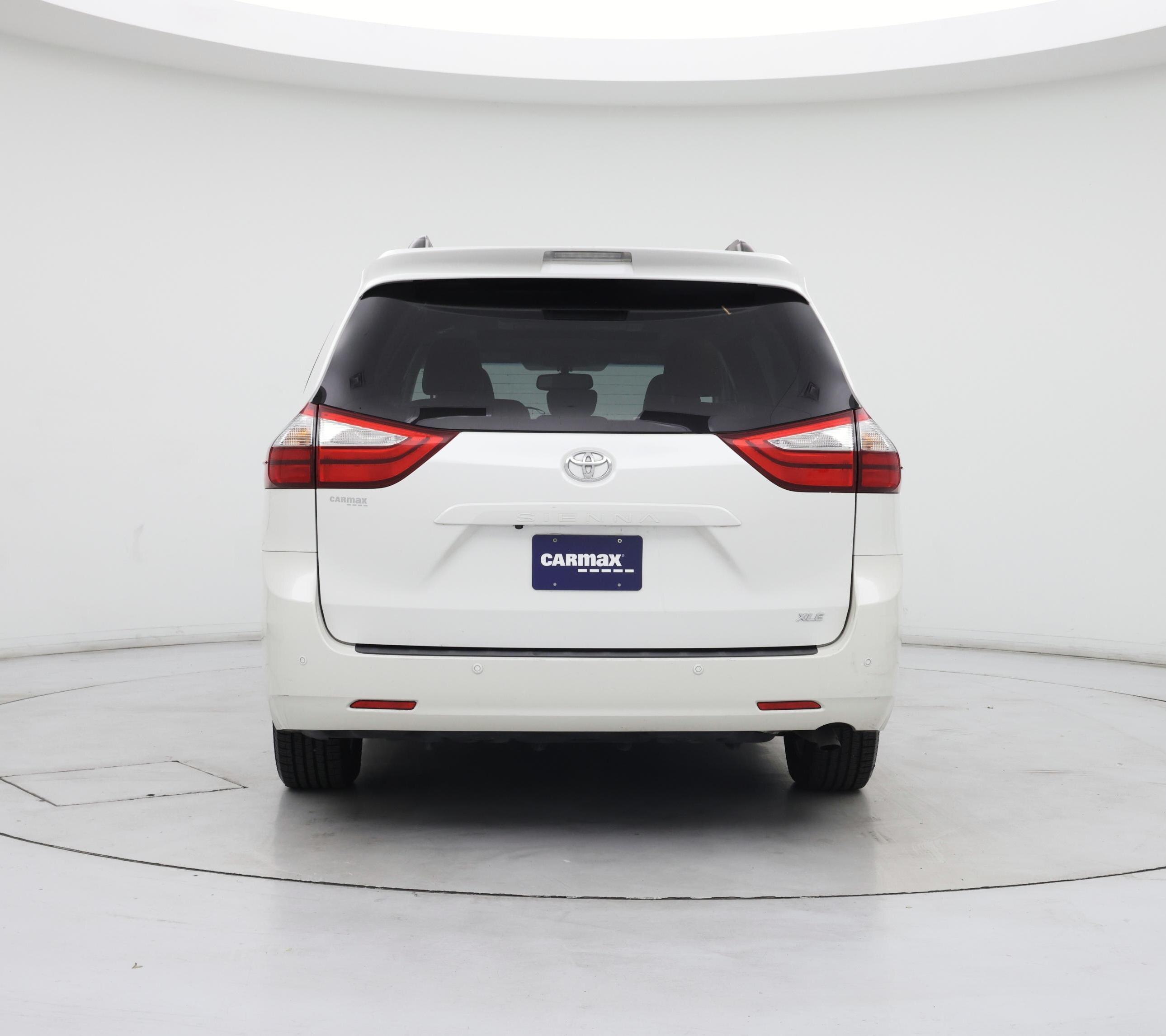 Thumbnail: 2016 Toyota Sienna - 6