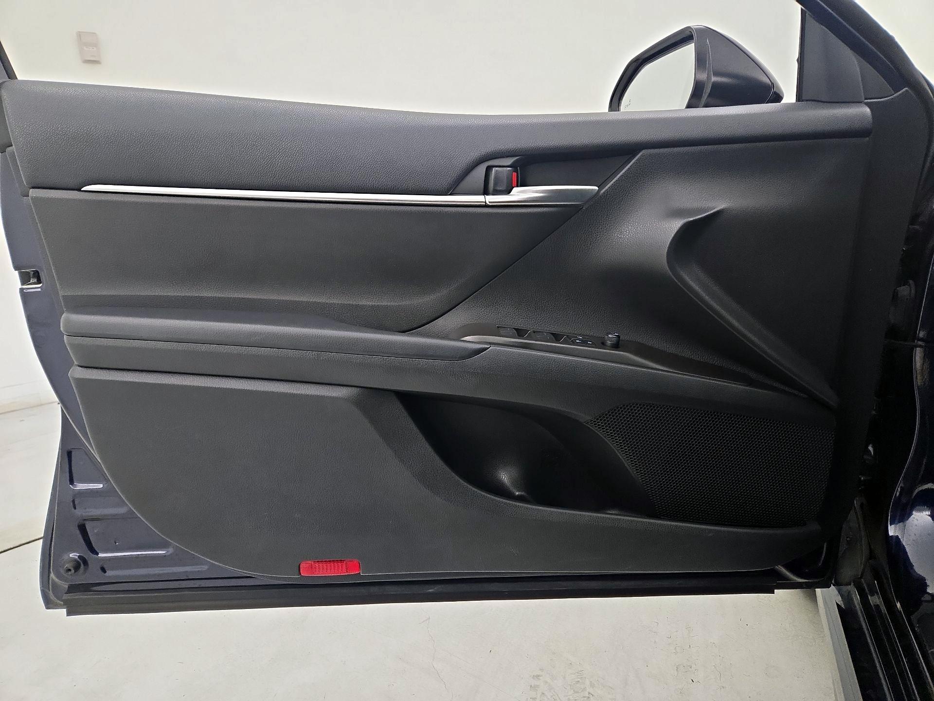 Thumbnail: 2022 Toyota Camry - 12
