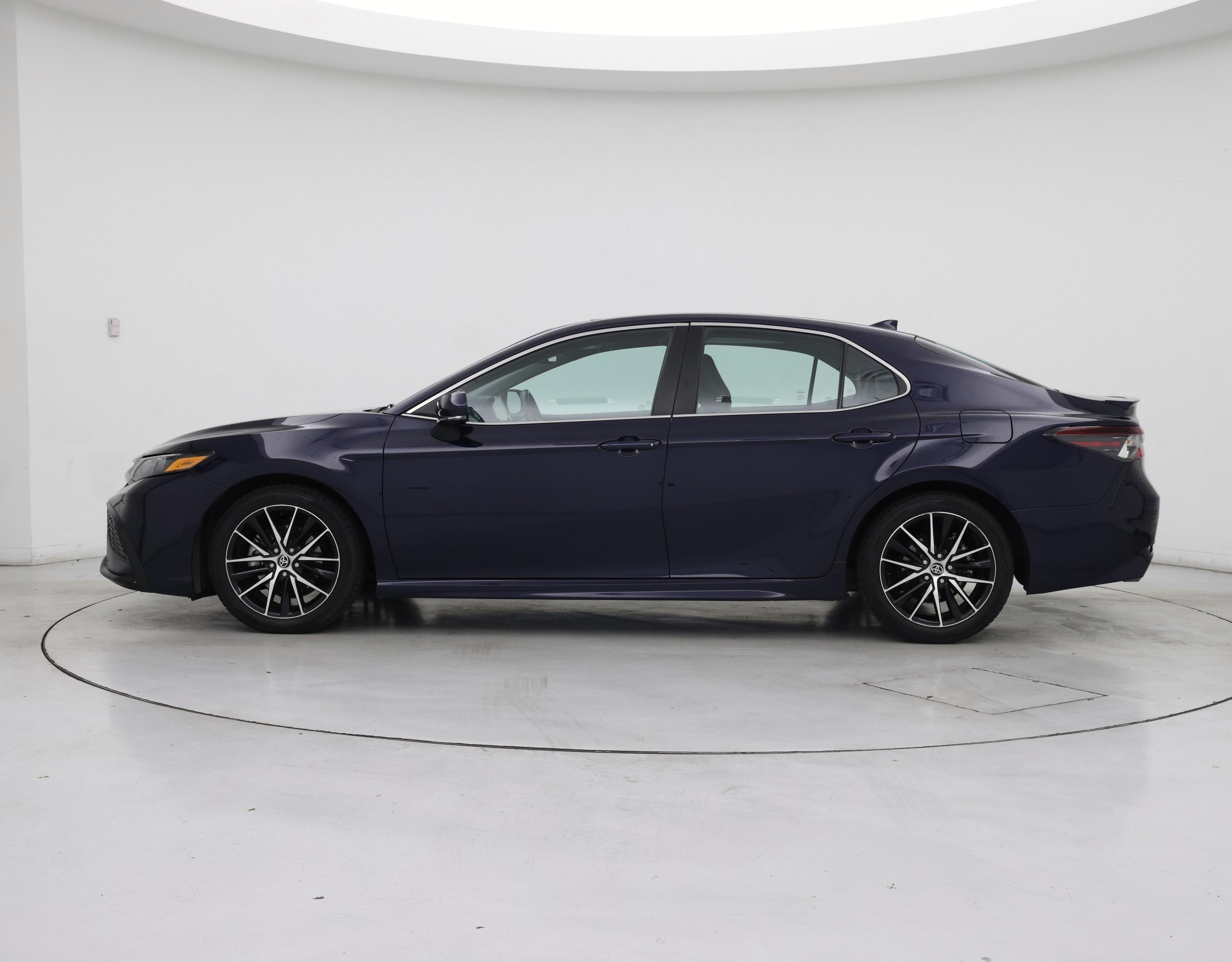 Thumbnail: 2022 Toyota Camry - 3
