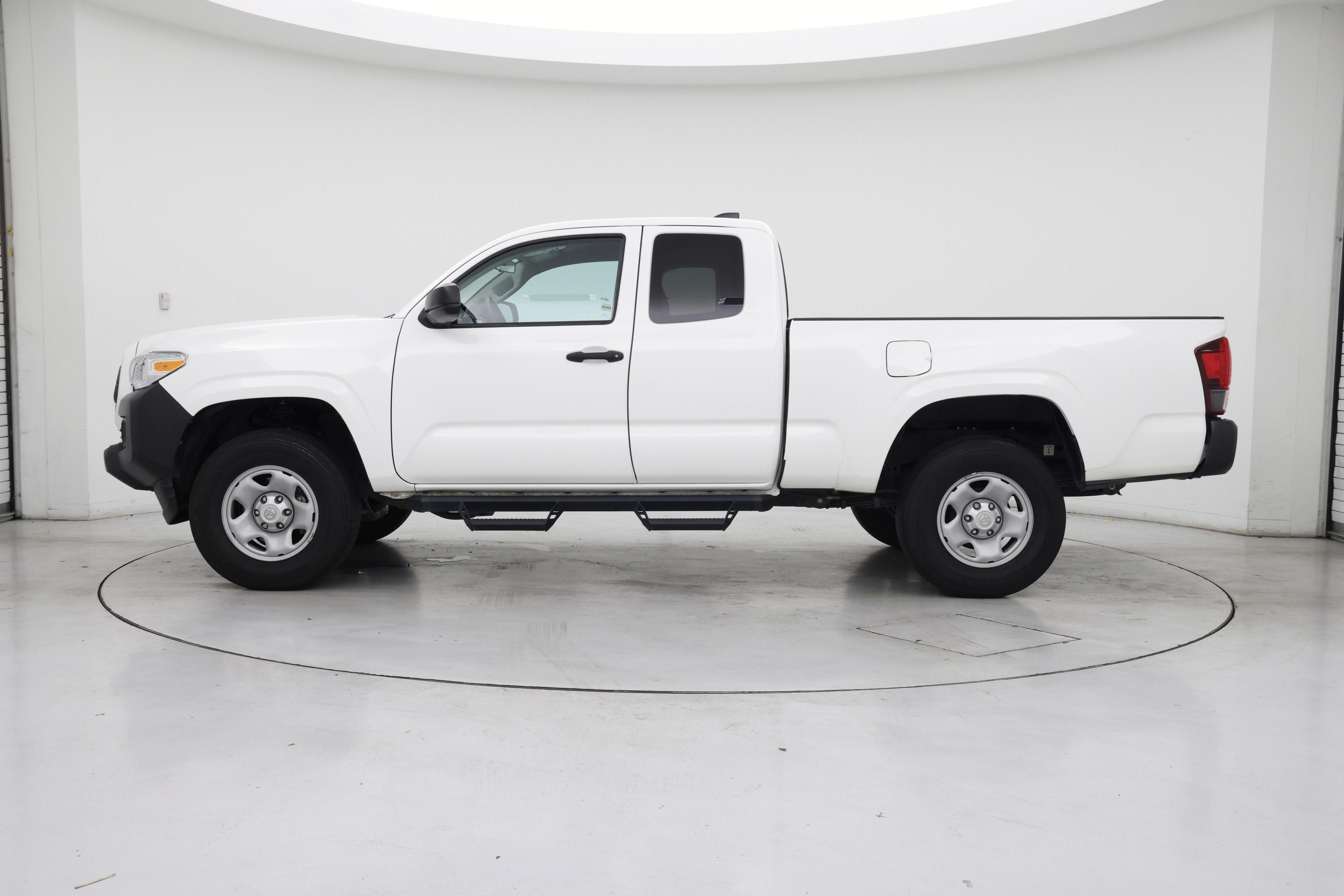 Thumbnail: 2023 Toyota Tacoma - 3