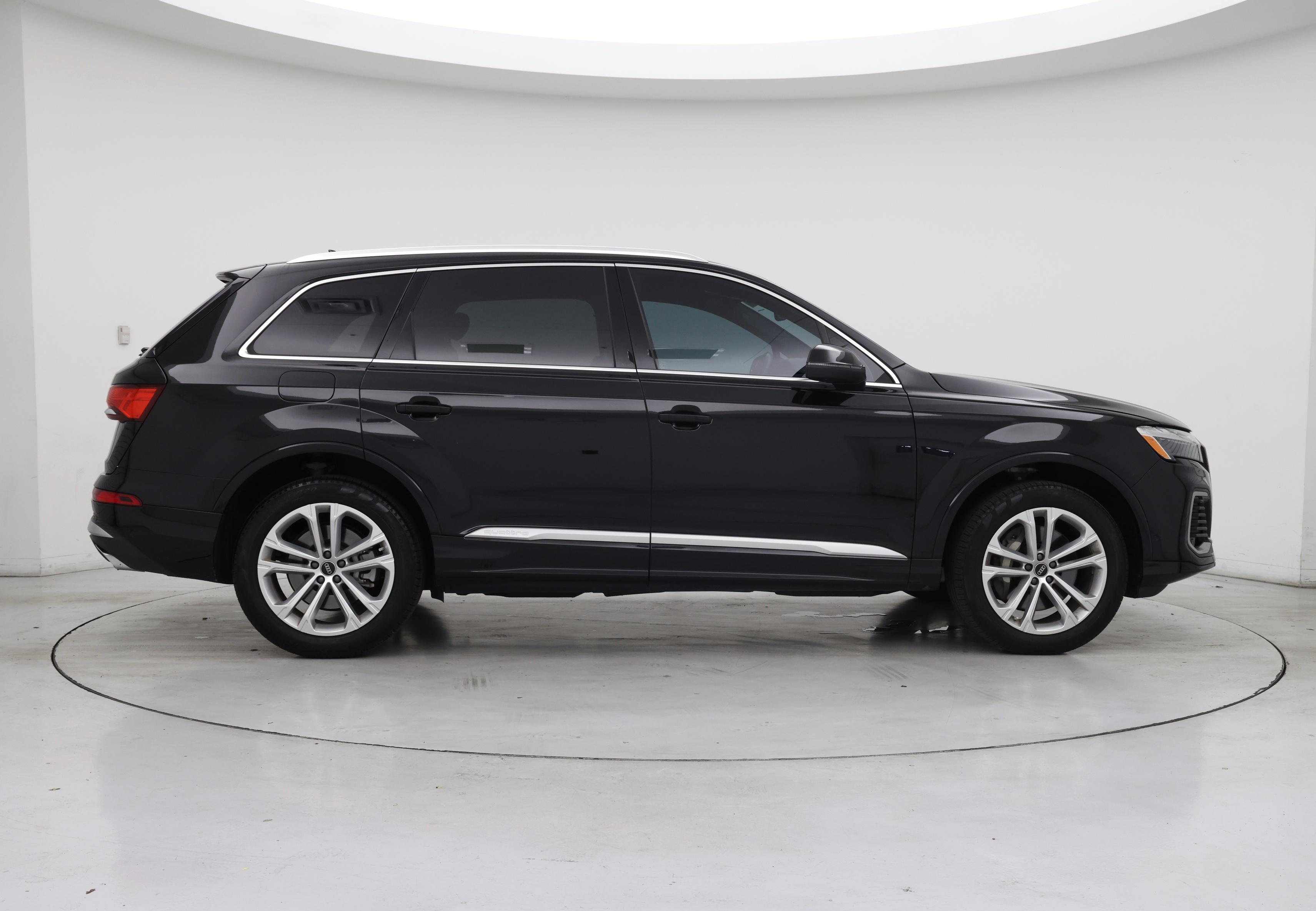 Thumbnail: 2025 Audi Q7 - 7