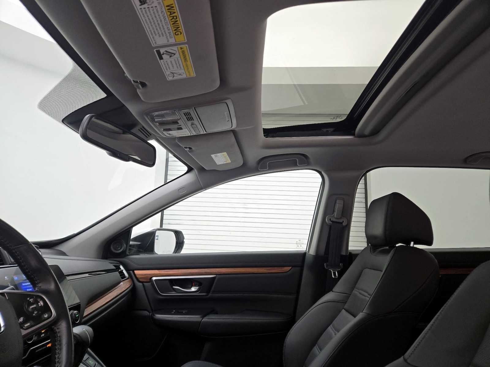 Sunroof(s) & Overhead Airbags