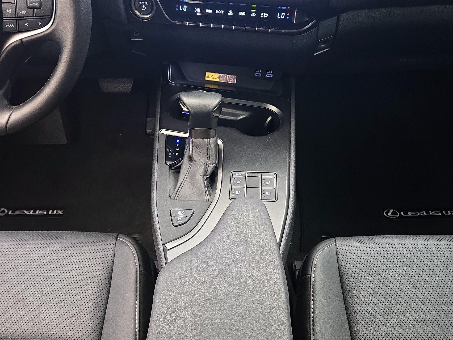 Thumbnail: 2024 Lexus UX - 17
