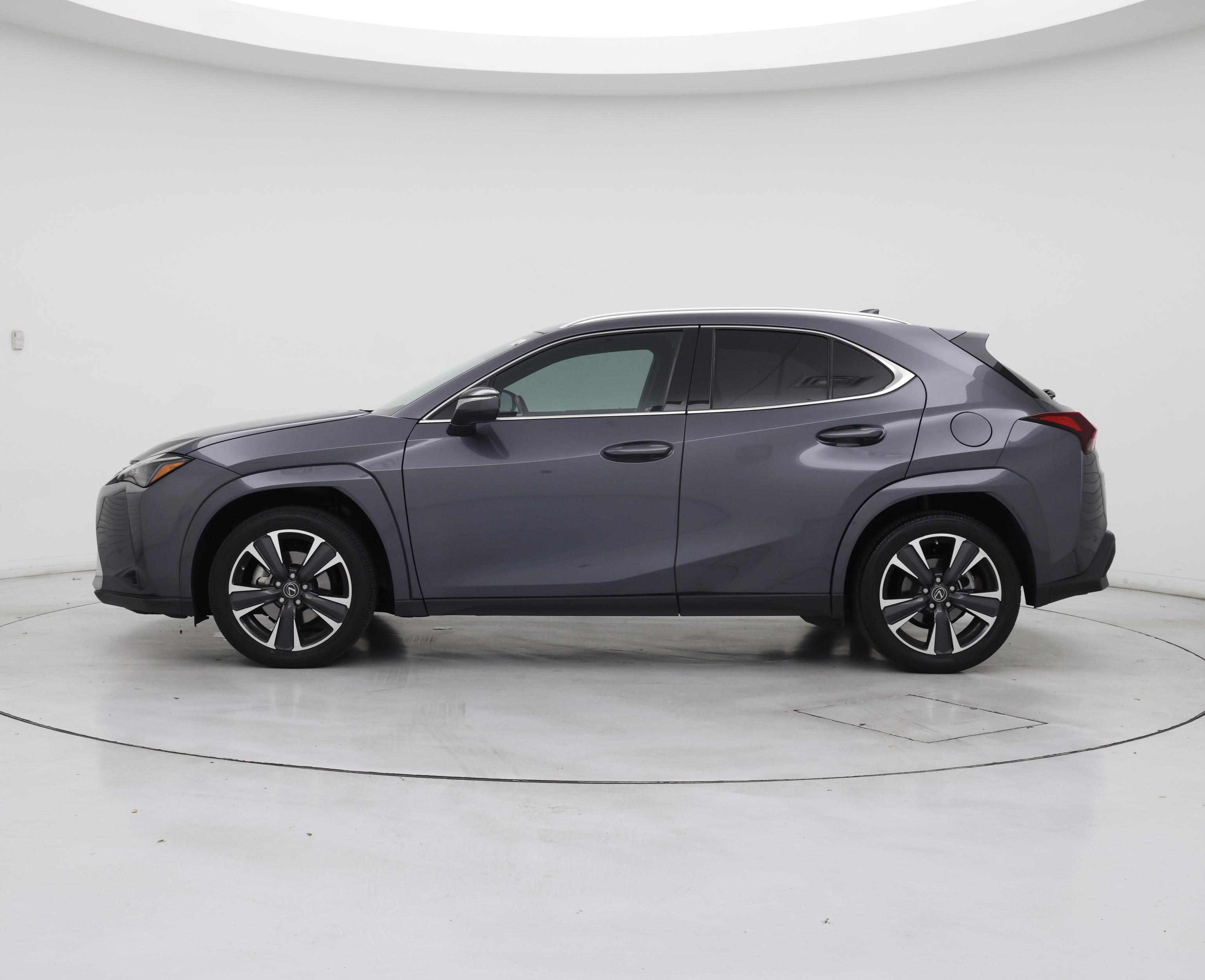 Thumbnail: 2024 Lexus UX - 3