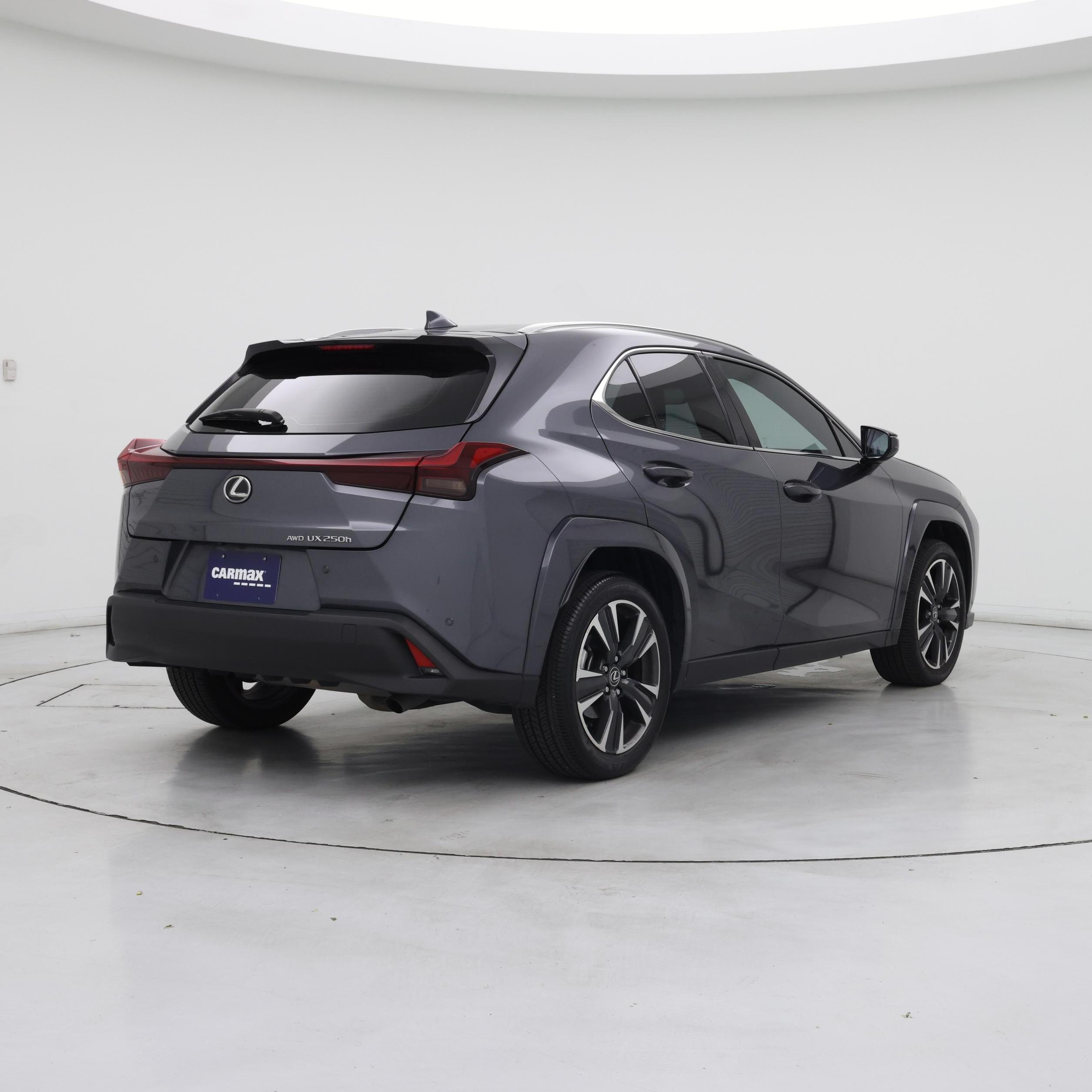 Thumbnail: 2024 Lexus UX - 8