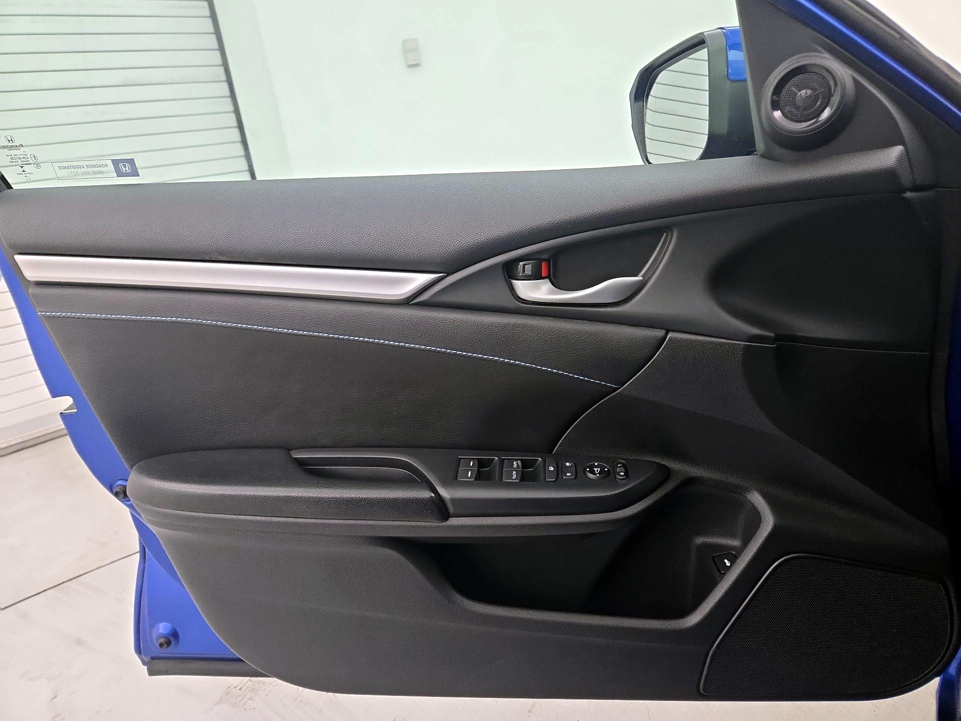 Thumbnail: 2016 Honda Civic - 12