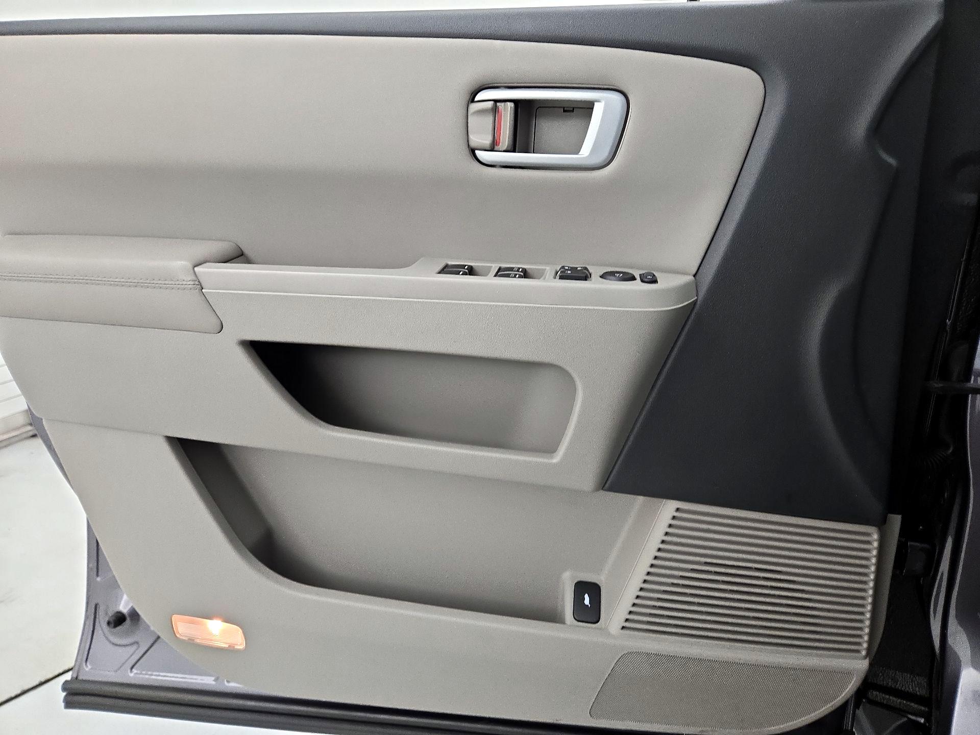 Thumbnail: 2015 Honda Pilot - 12