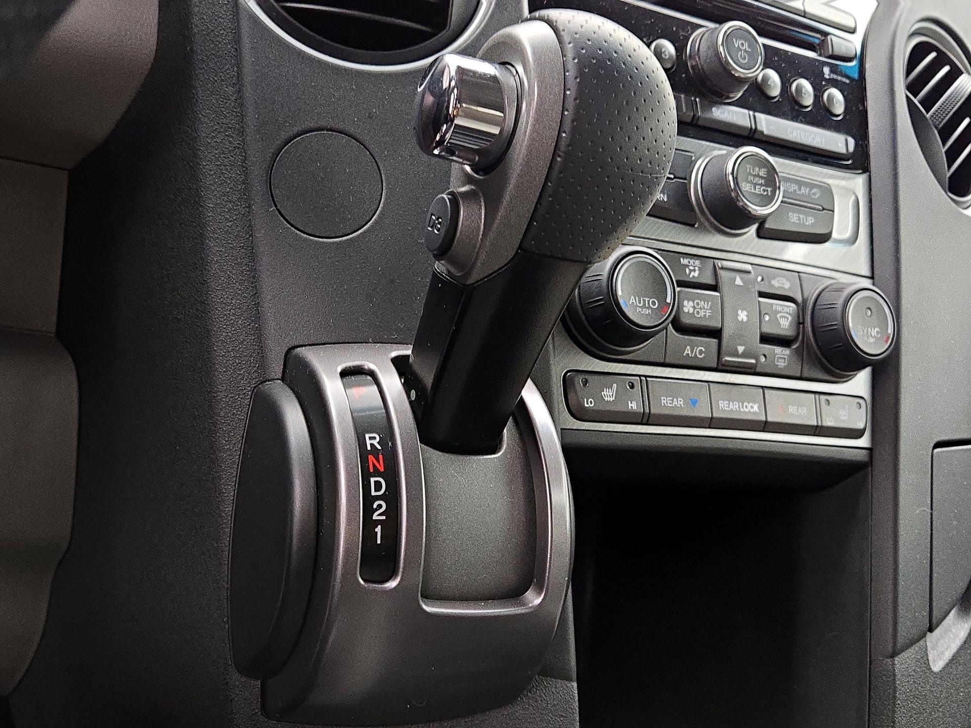 Thumbnail: 2015 Honda Pilot - 17