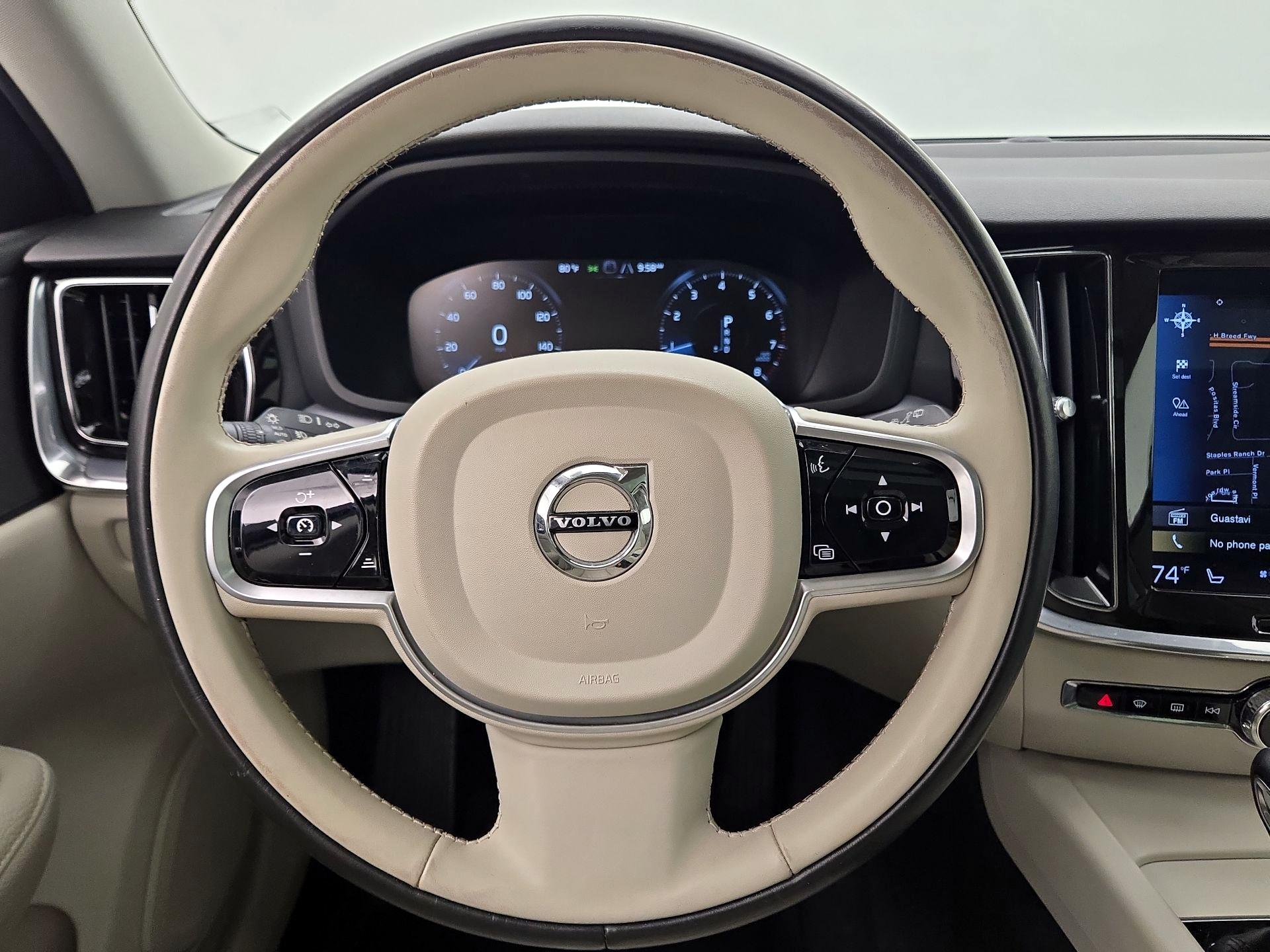 Thumbnail: 2020 Volvo S60 - 10