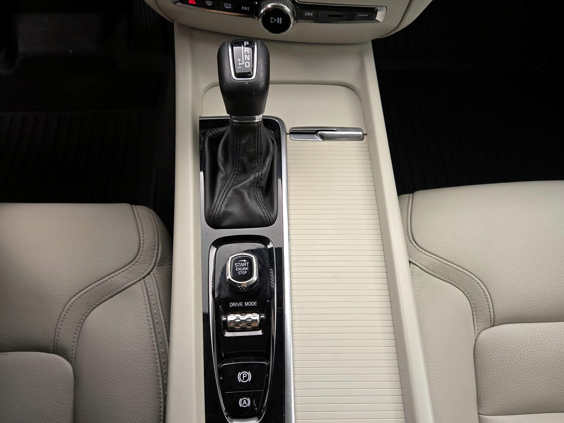 Thumbnail: 2020 Volvo S60 - 18