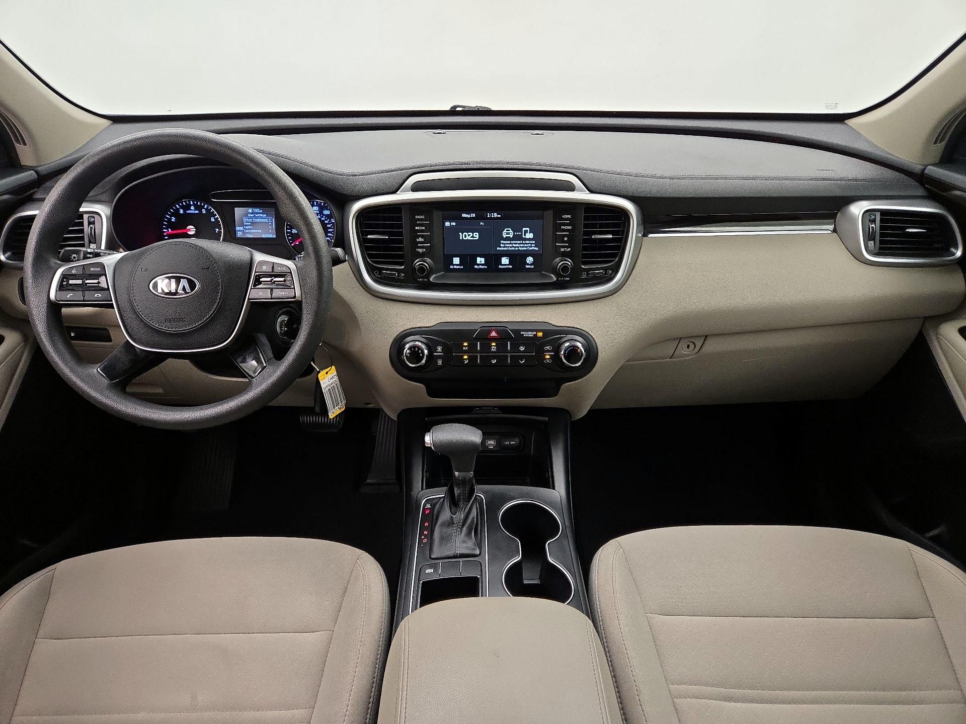 Thumbnail: 2019 Kia Sorento - 9