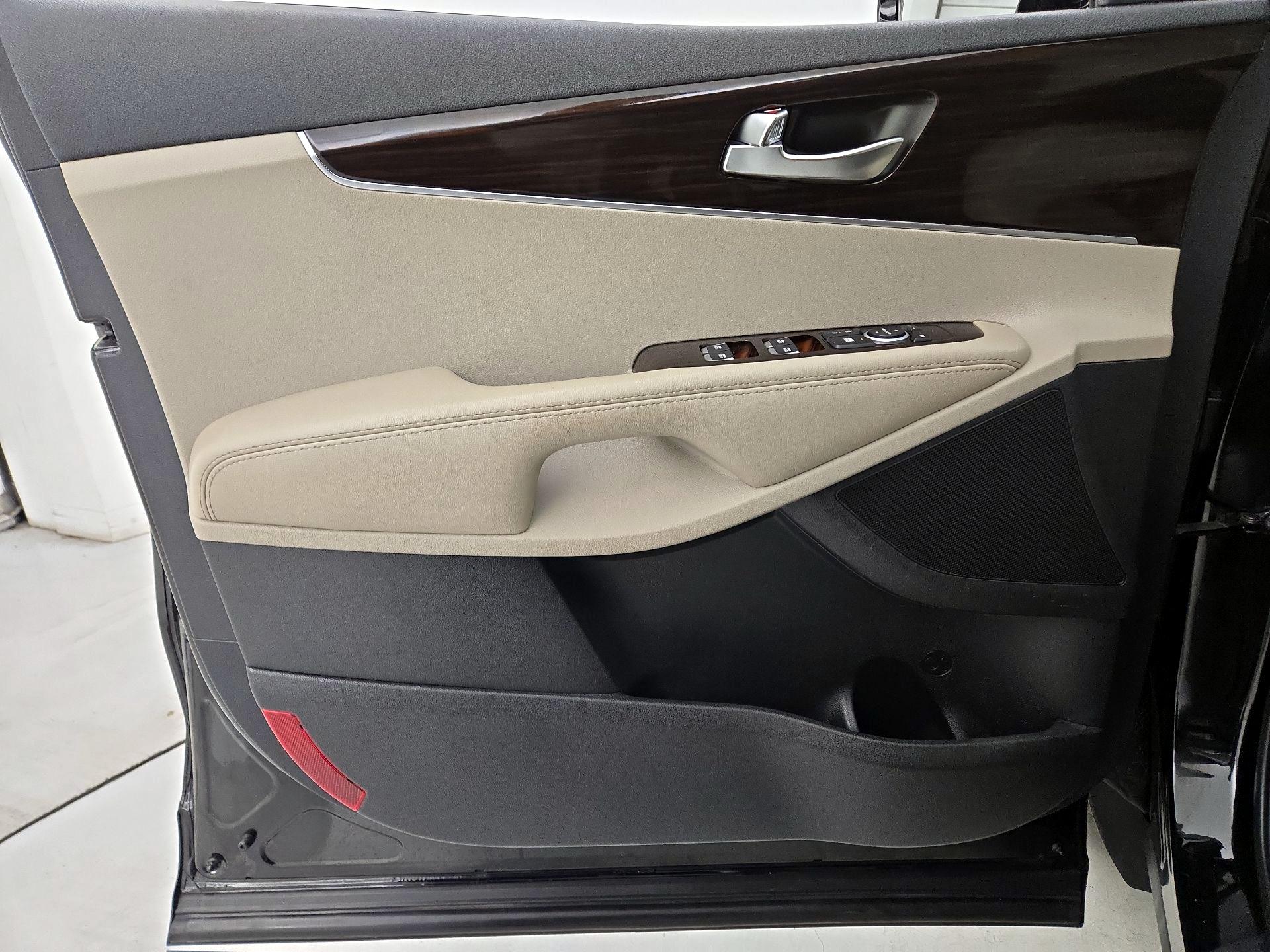 Thumbnail: 2019 Kia Sorento - 12