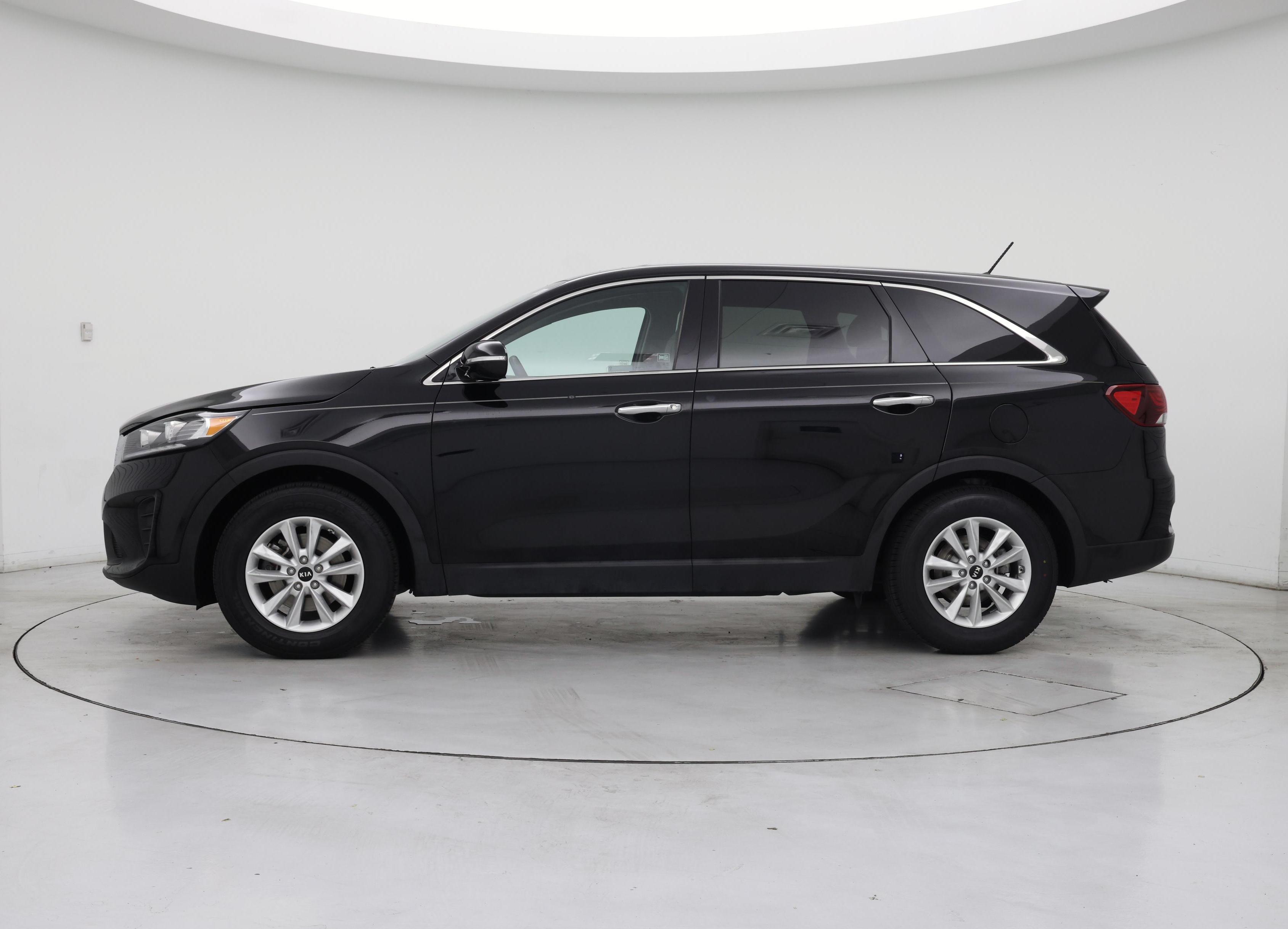 Thumbnail: 2019 Kia Sorento - 3