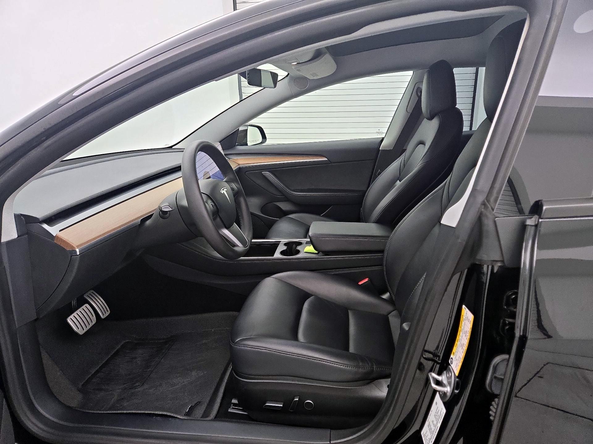 Thumbnail: 2021 Tesla Model 3 - 11