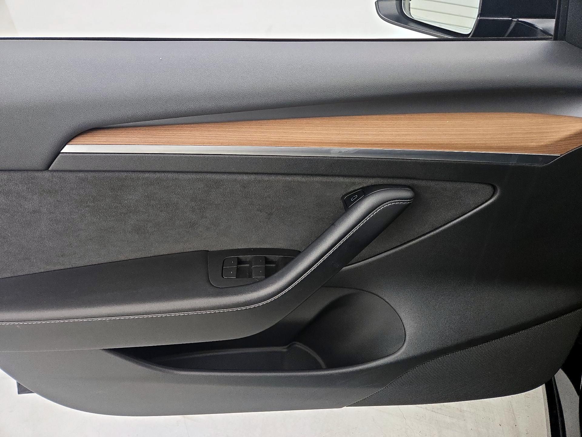 Thumbnail: 2021 Tesla Model 3 - 12