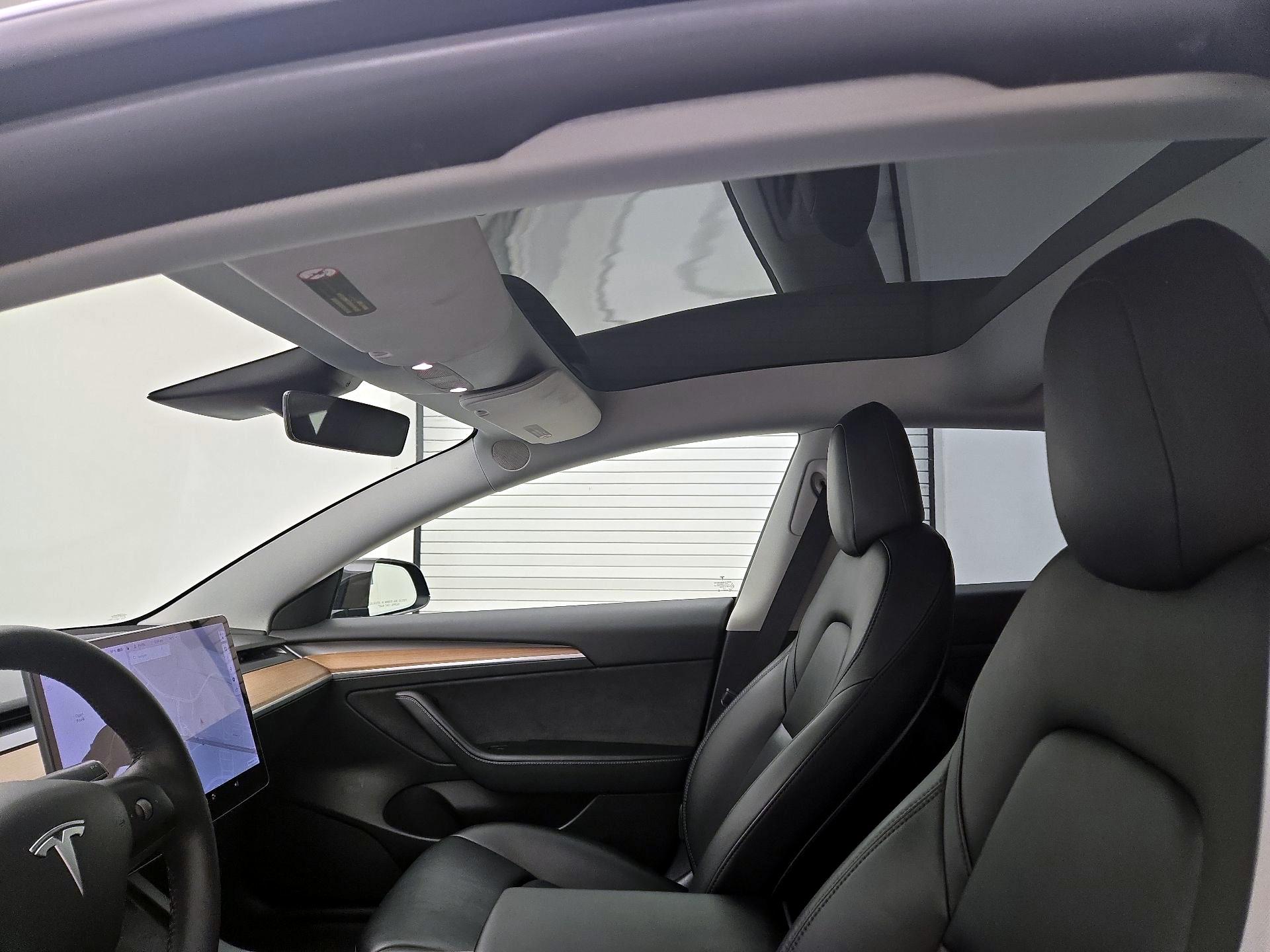 Thumbnail: 2021 Tesla Model 3 - 19