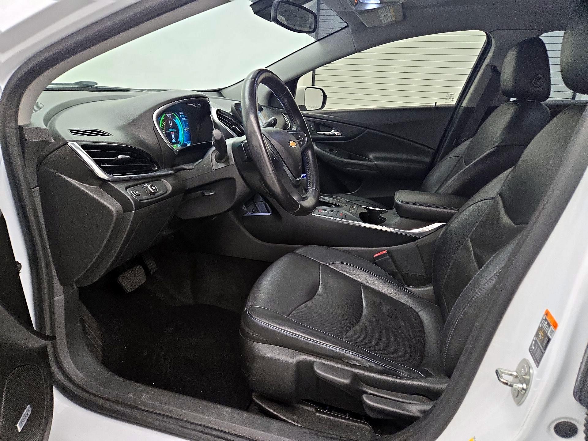Thumbnail: 2016 Chevrolet Volt - 11