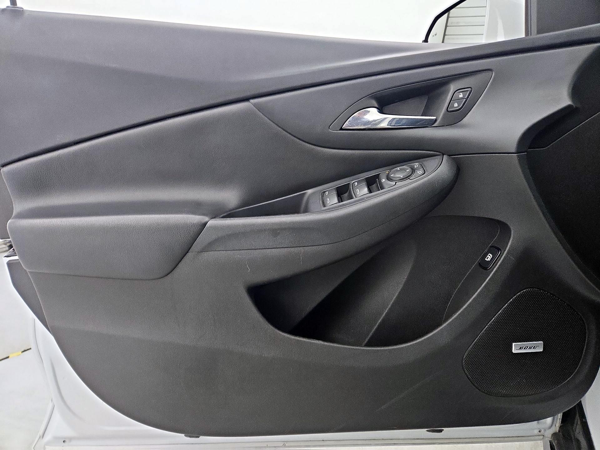 Thumbnail: 2016 Chevrolet Volt - 12
