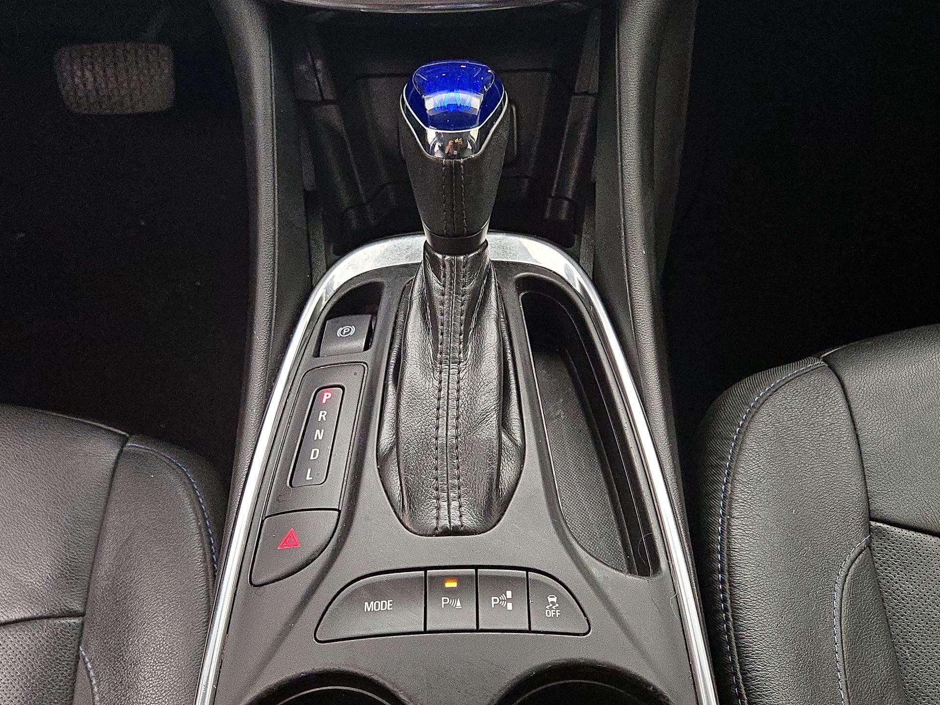 Thumbnail: 2016 Chevrolet Volt - 16