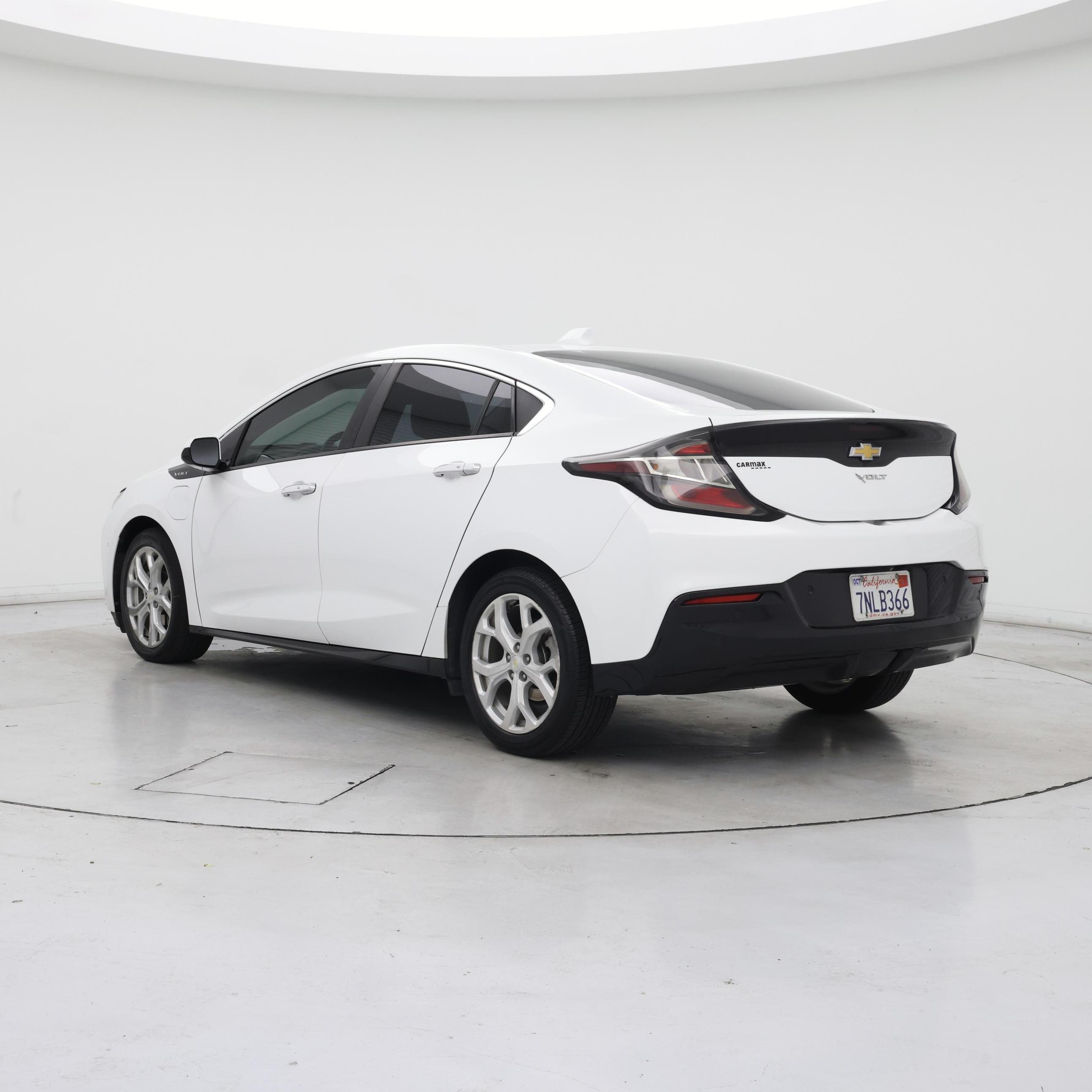 Thumbnail: 2016 Chevrolet Volt - 2
