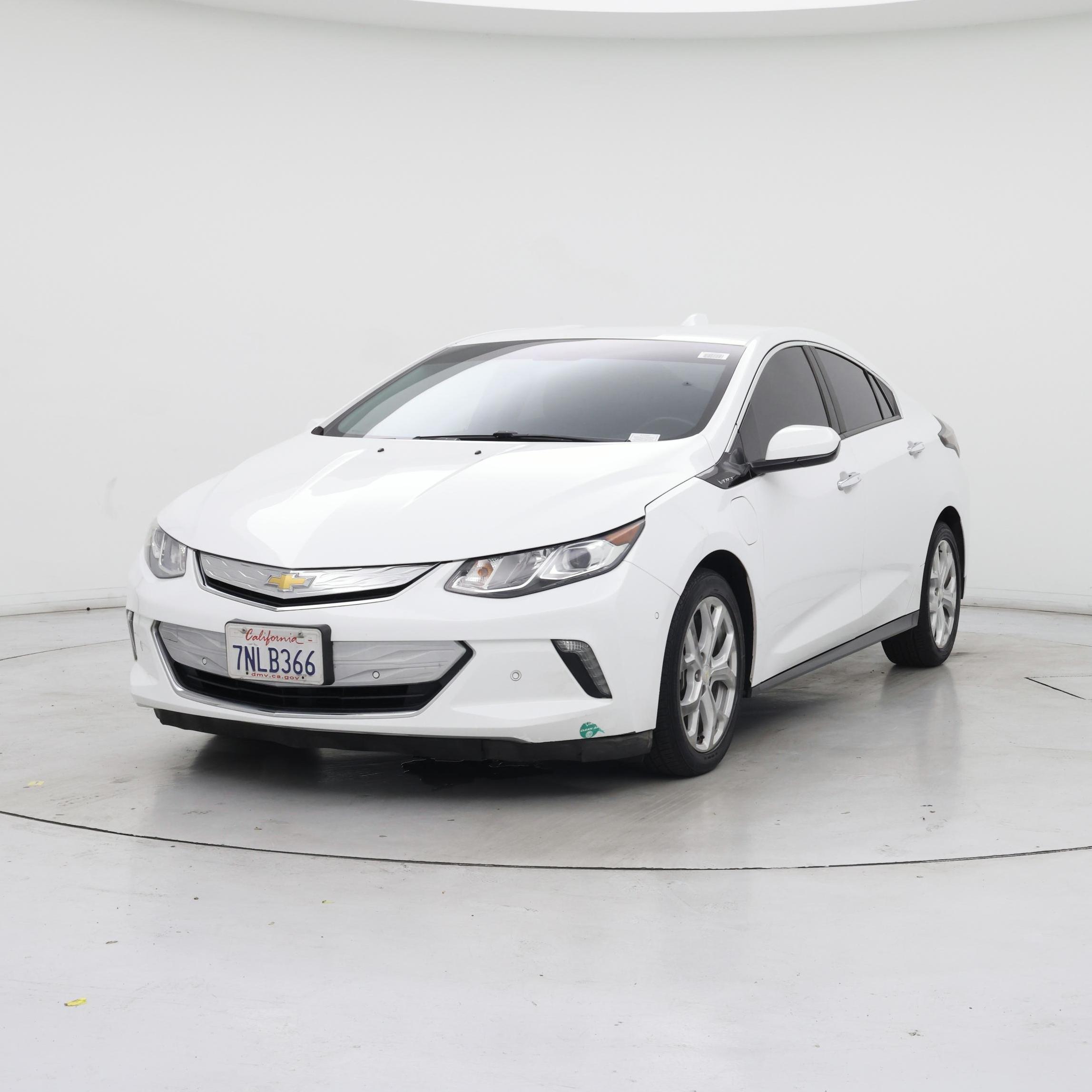 Thumbnail: 2016 Chevrolet Volt - 4