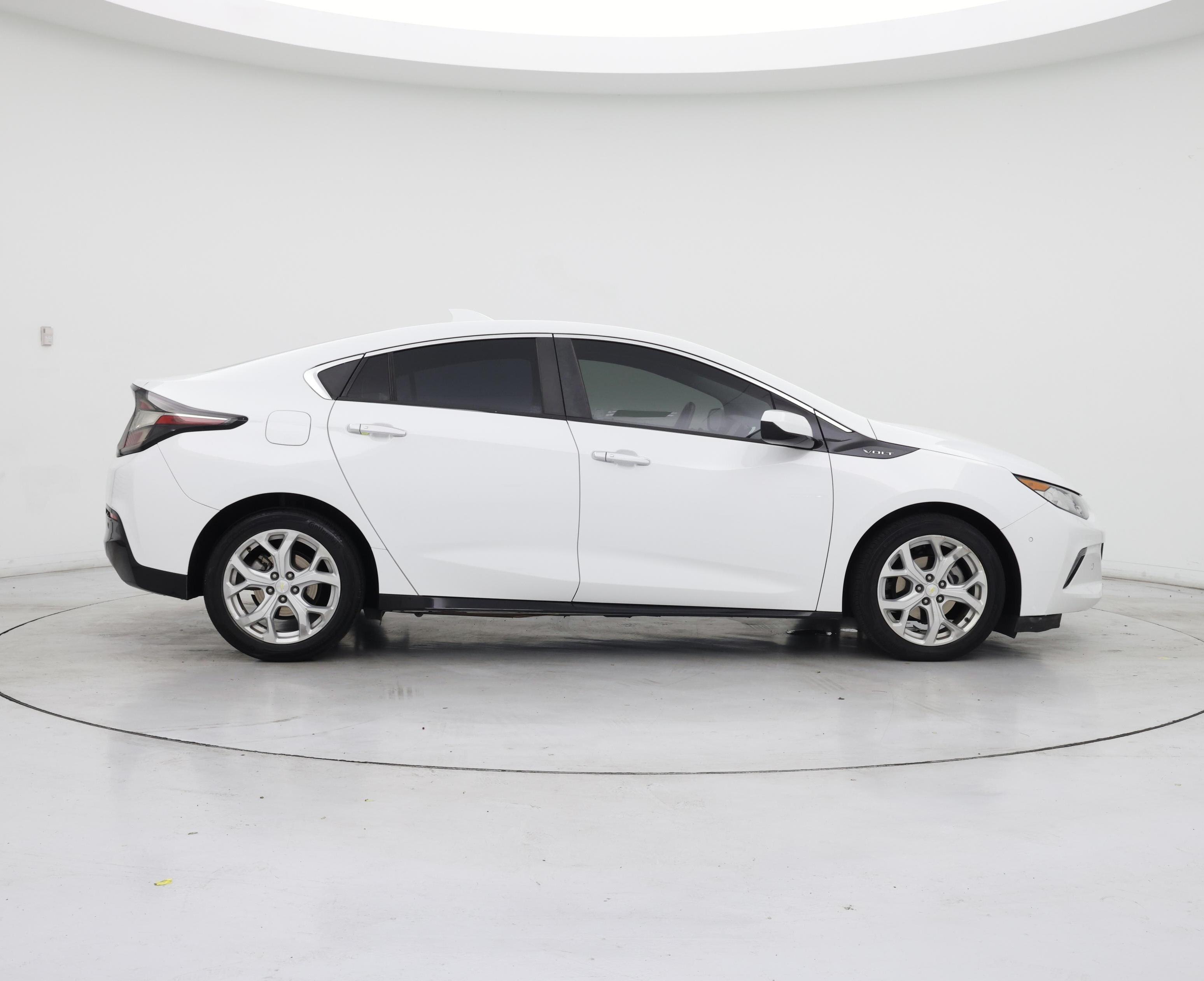 Thumbnail: 2016 Chevrolet Volt - 7