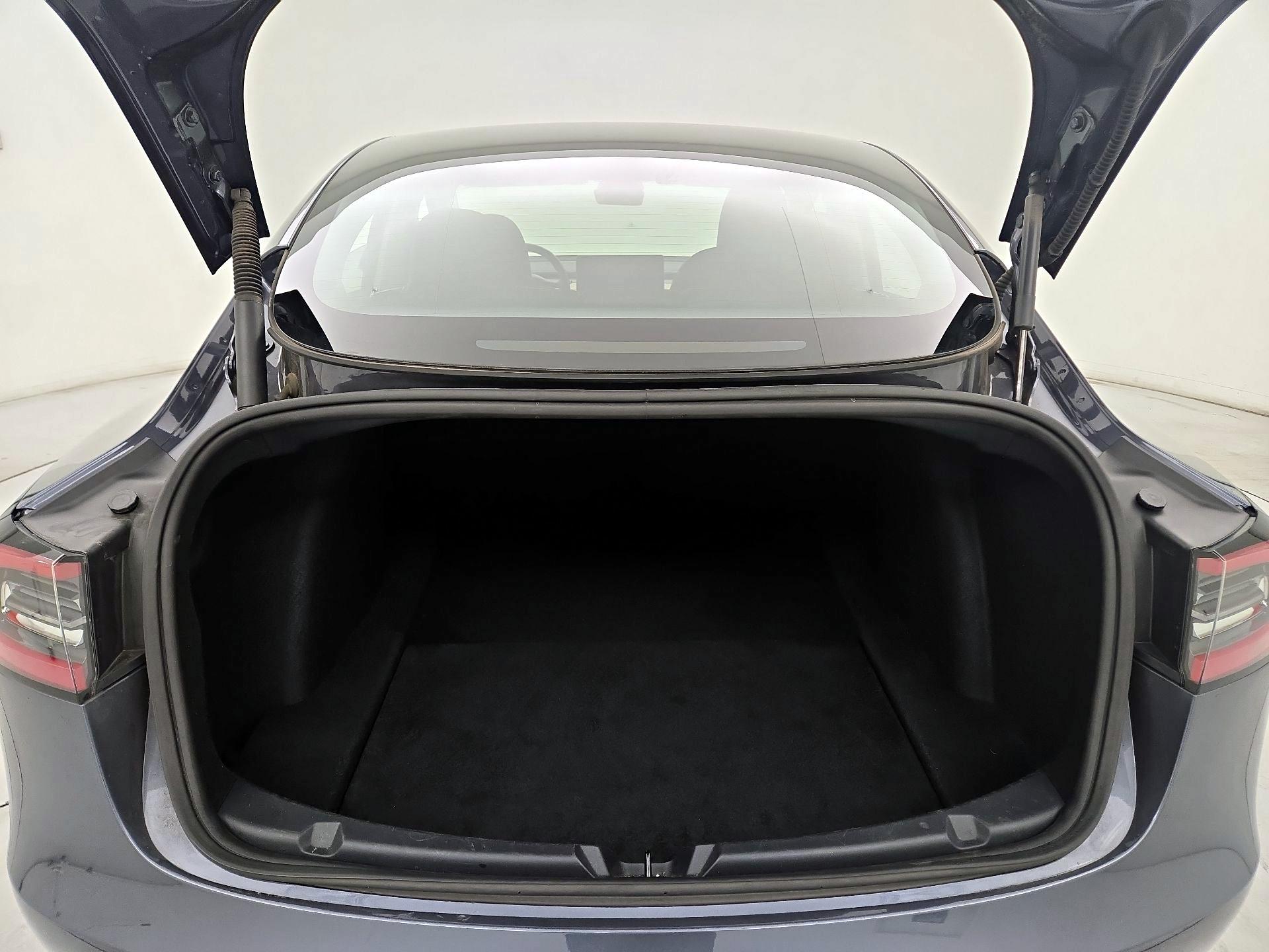 Thumbnail: 2023 Tesla Model 3 - 20