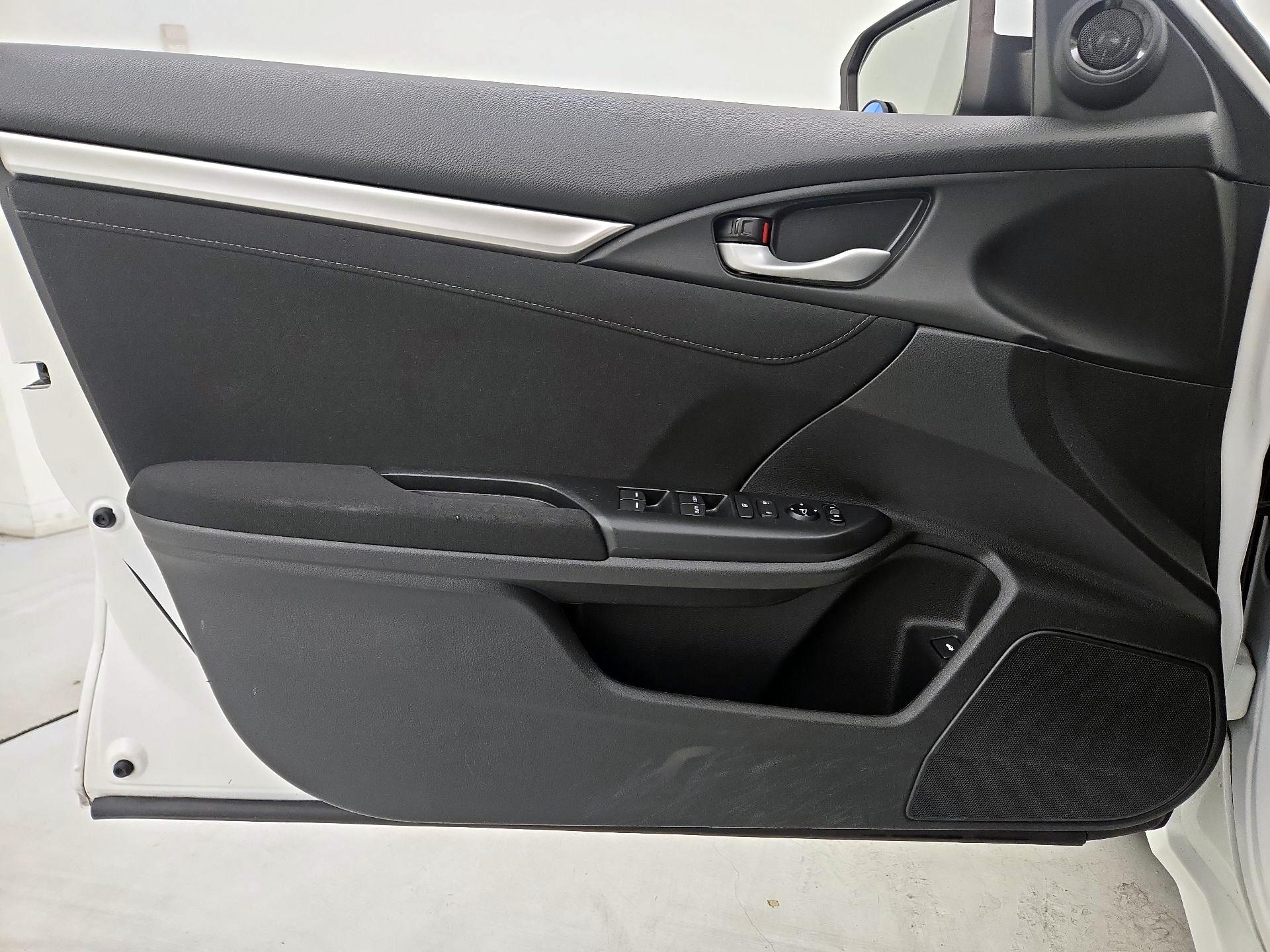 Thumbnail: 2017 Honda Civic - 12