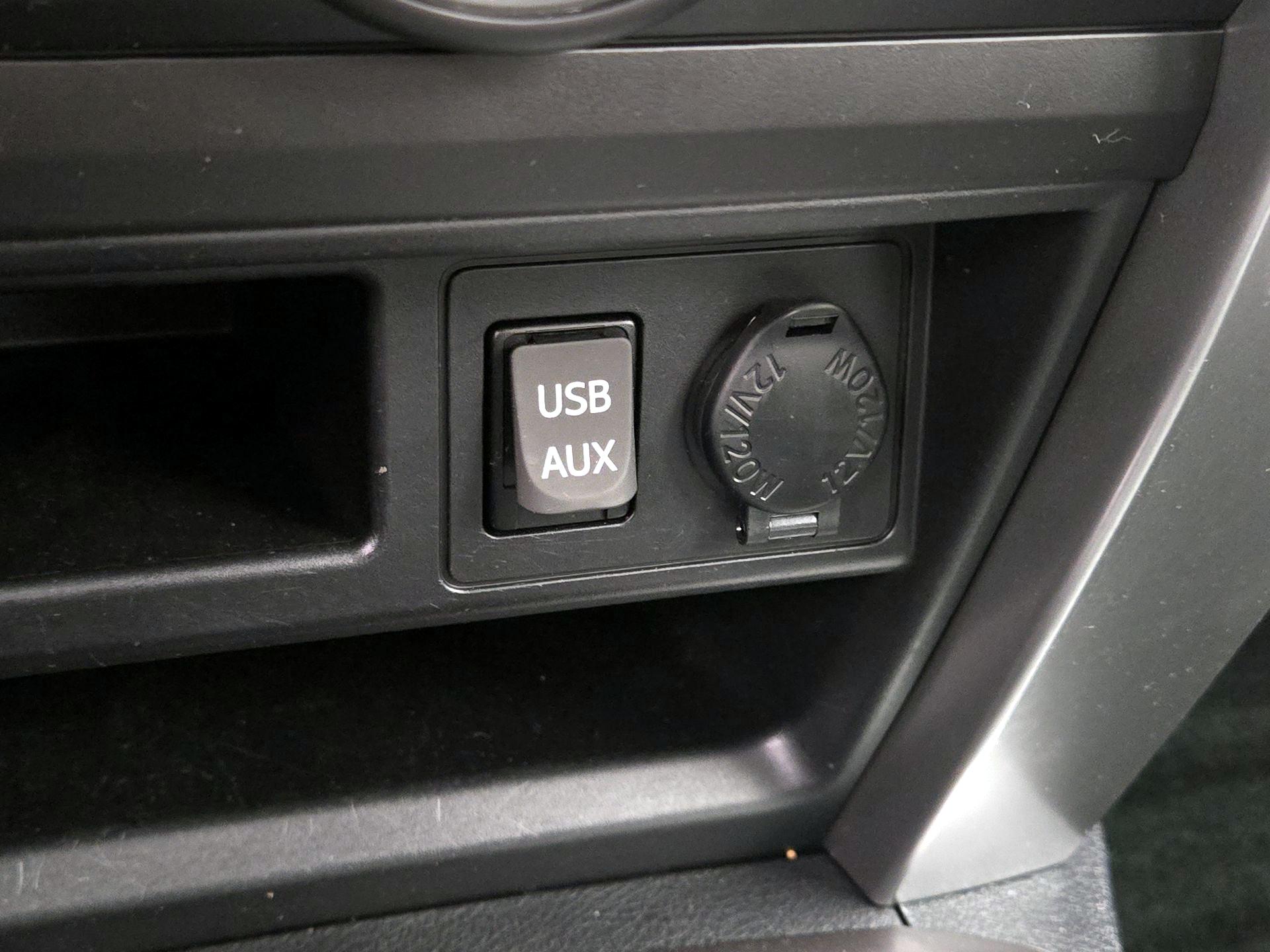 Thumbnail: 2016 Toyota 4Runner - 18