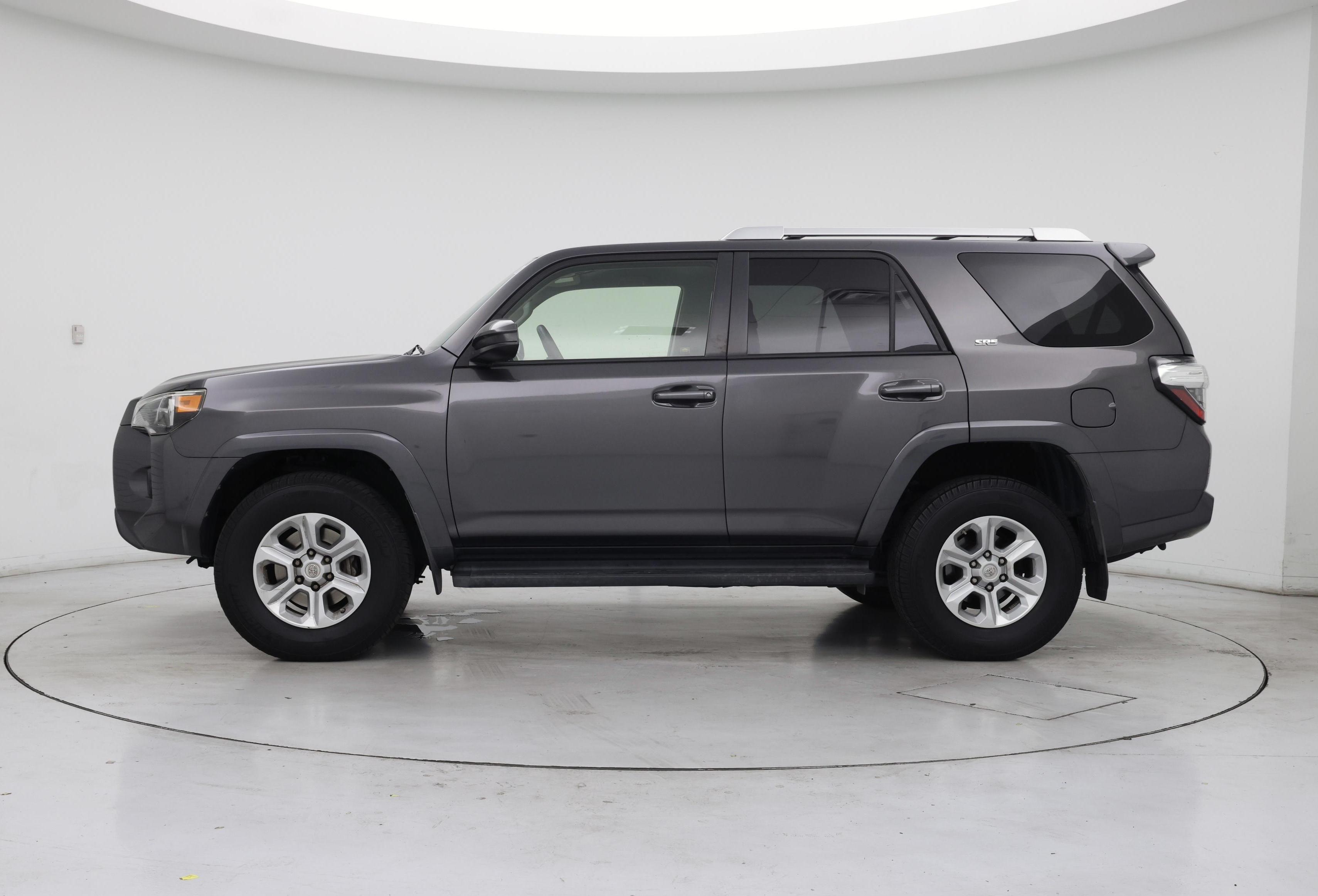 Thumbnail: 2016 Toyota 4Runner - 3