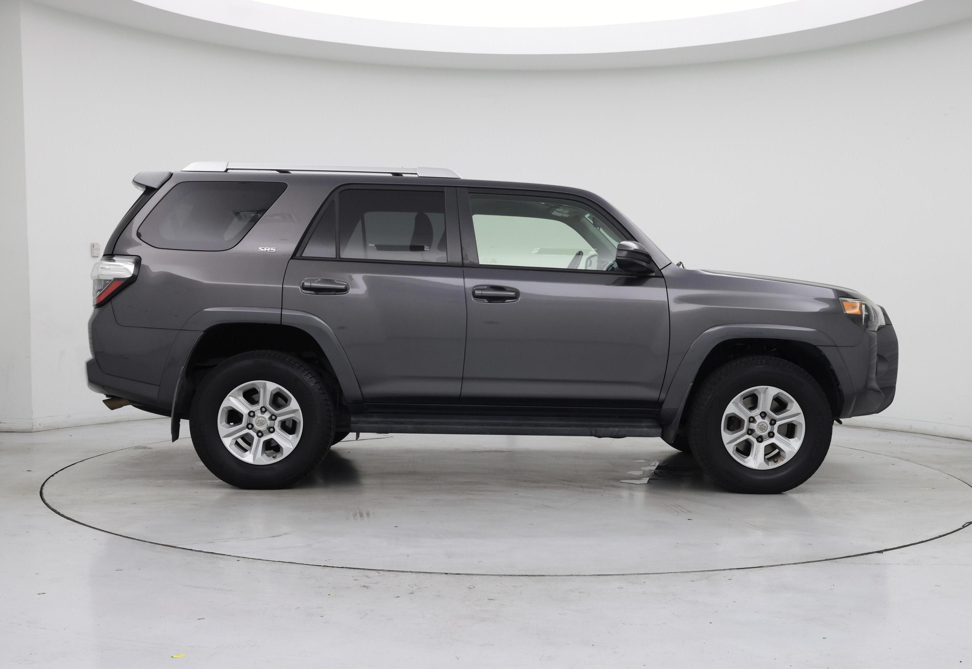 Thumbnail: 2016 Toyota 4Runner - 7