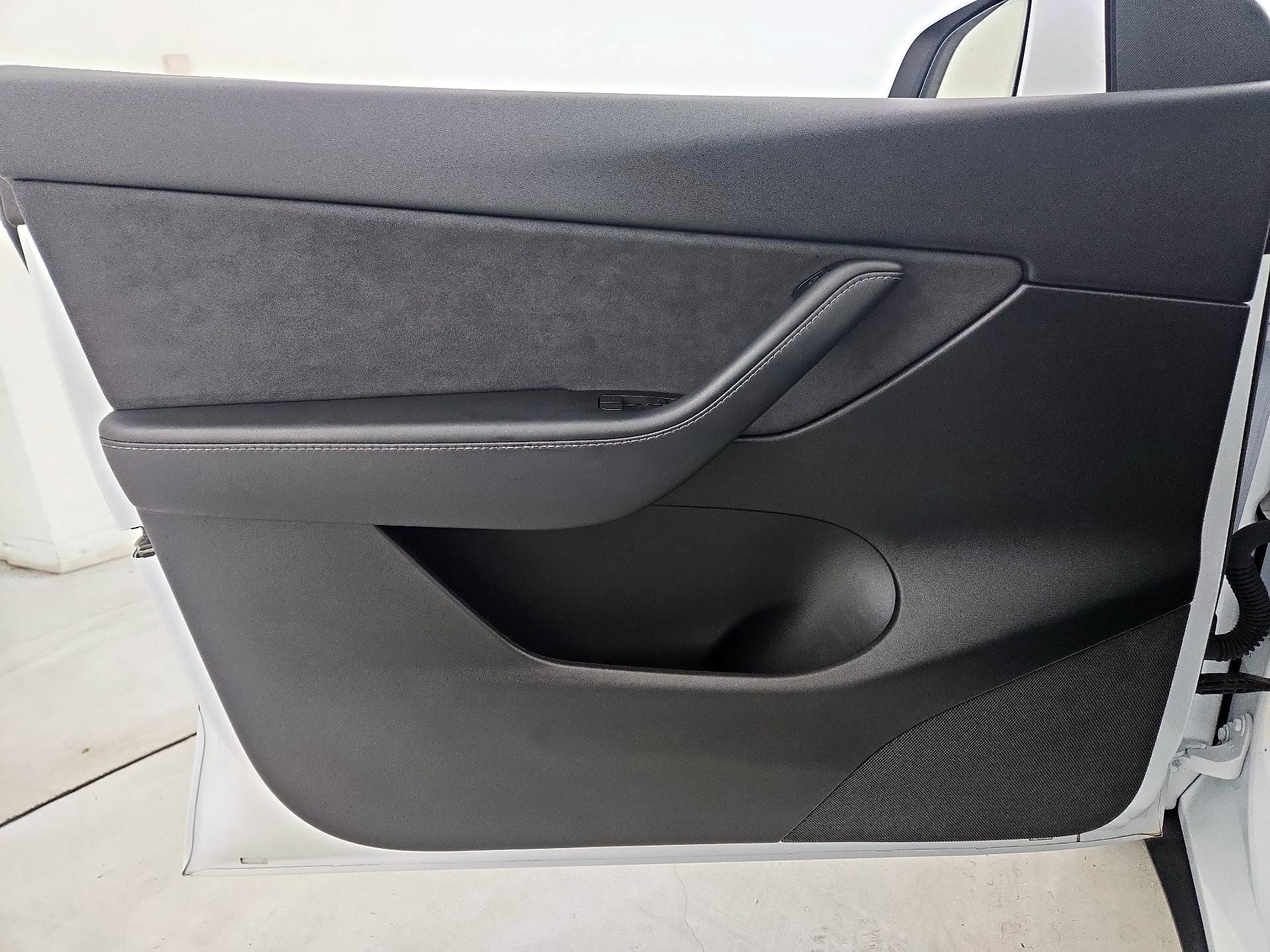 Thumbnail: 2021 Tesla Model Y - 12
