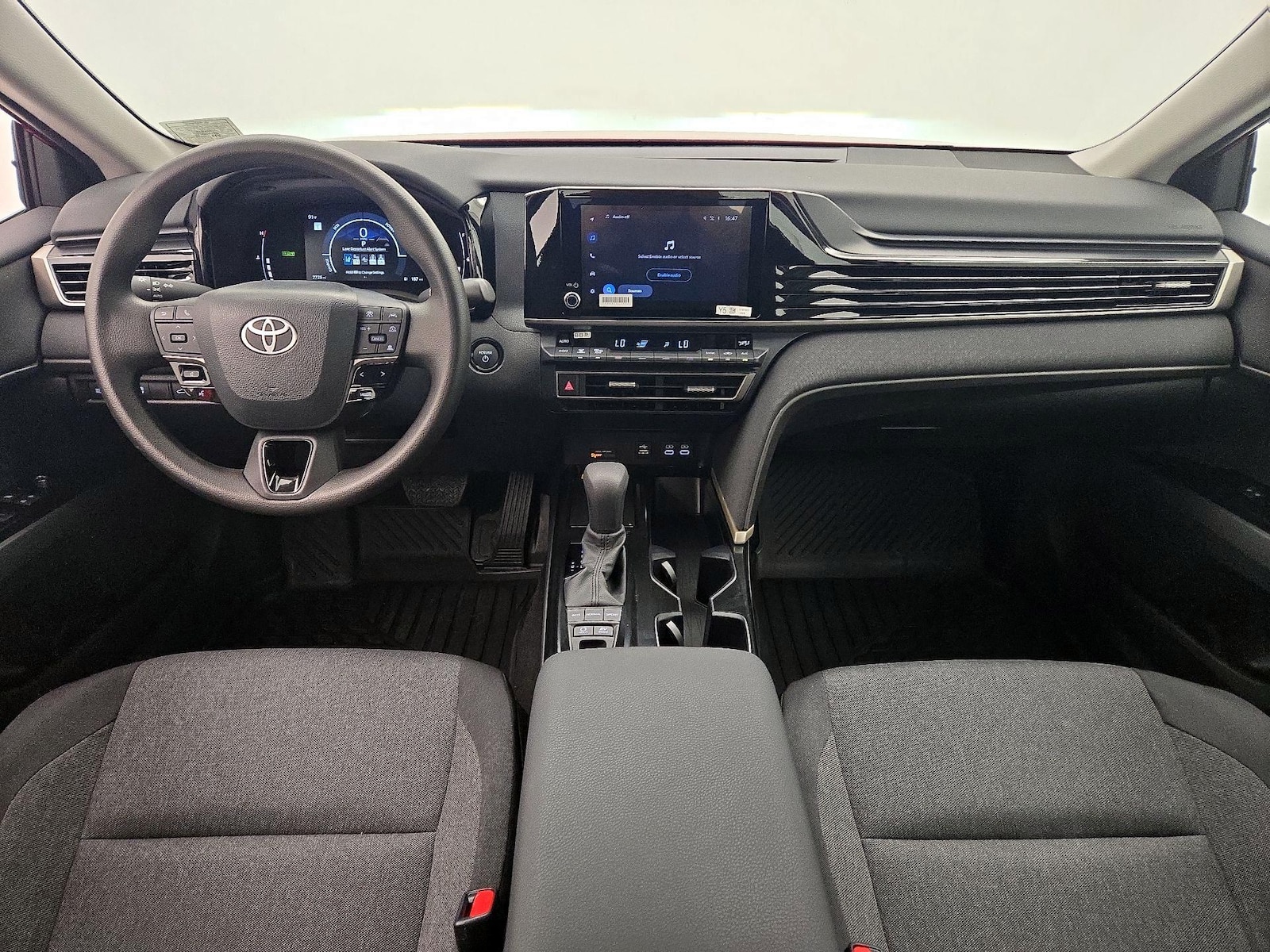 2026 Toyota Camry LE - Photo 10