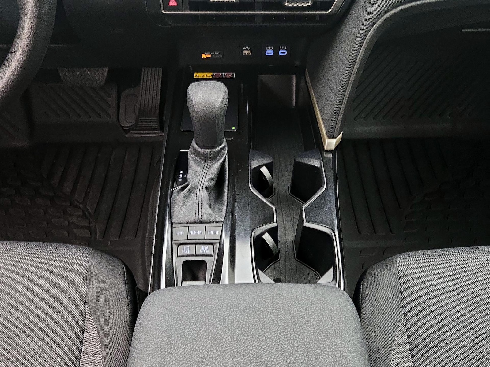 2026 Toyota Camry LE - Photo 18