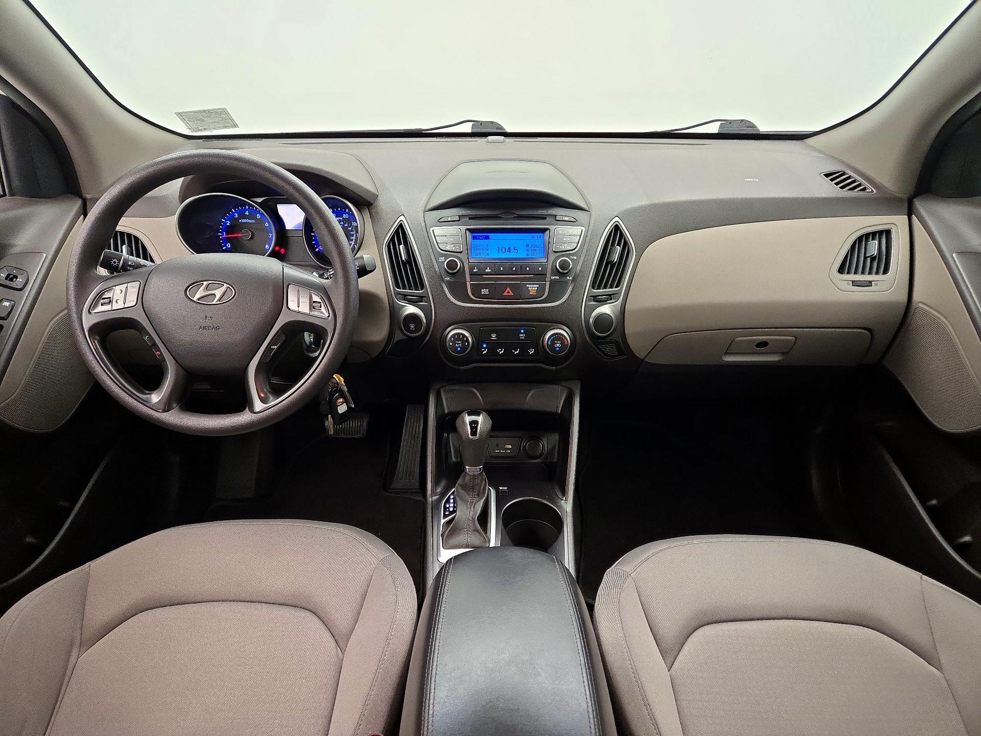 Thumbnail: 2015 Hyundai Tucson - 9