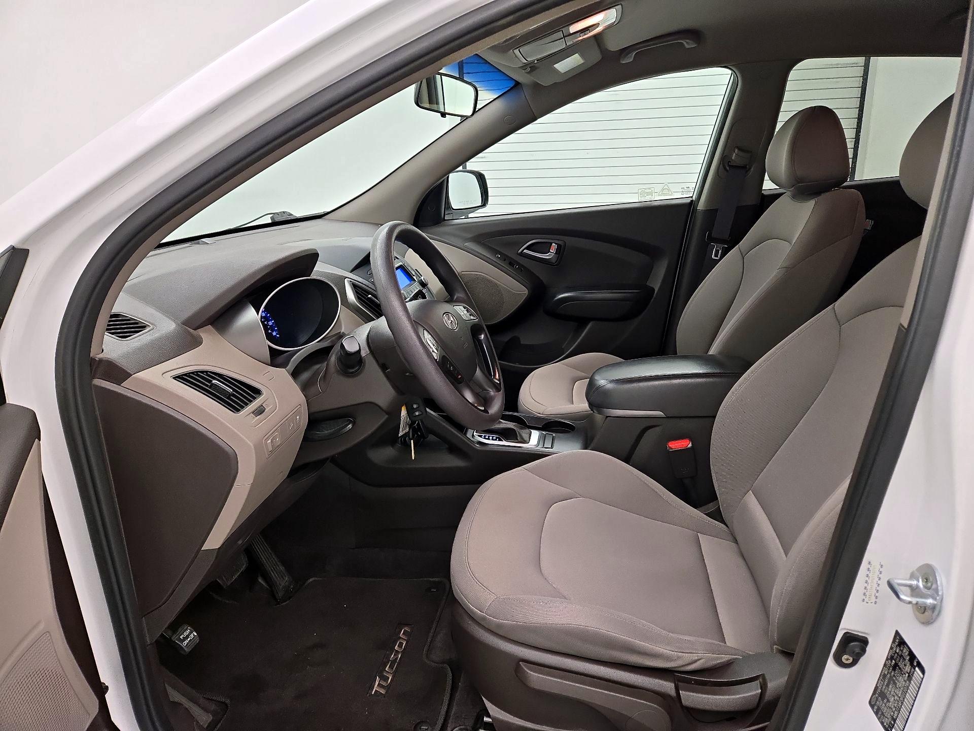Thumbnail: 2015 Hyundai Tucson - 11