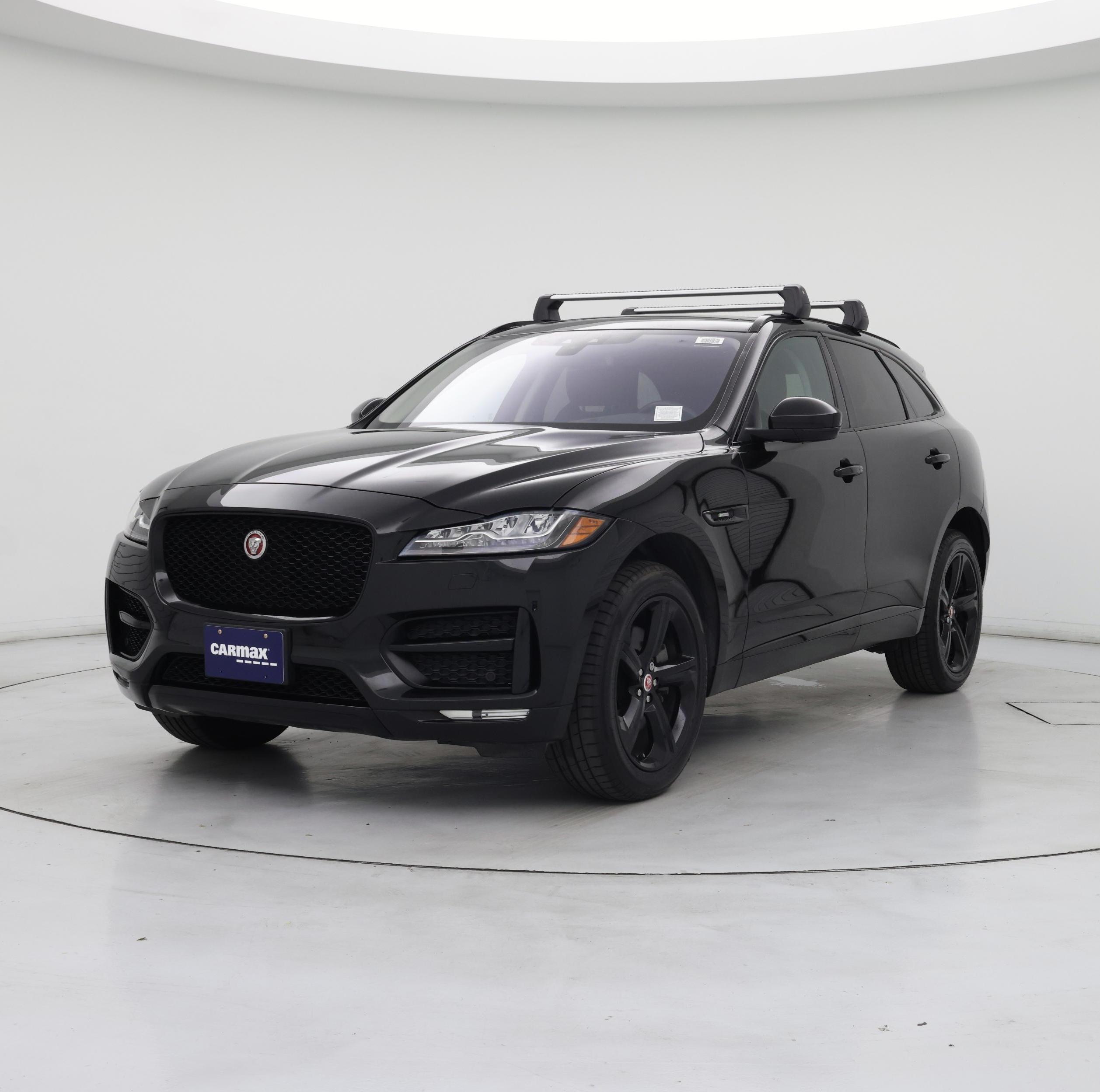 Thumbnail: 2017 Jaguar F-Pace - 4