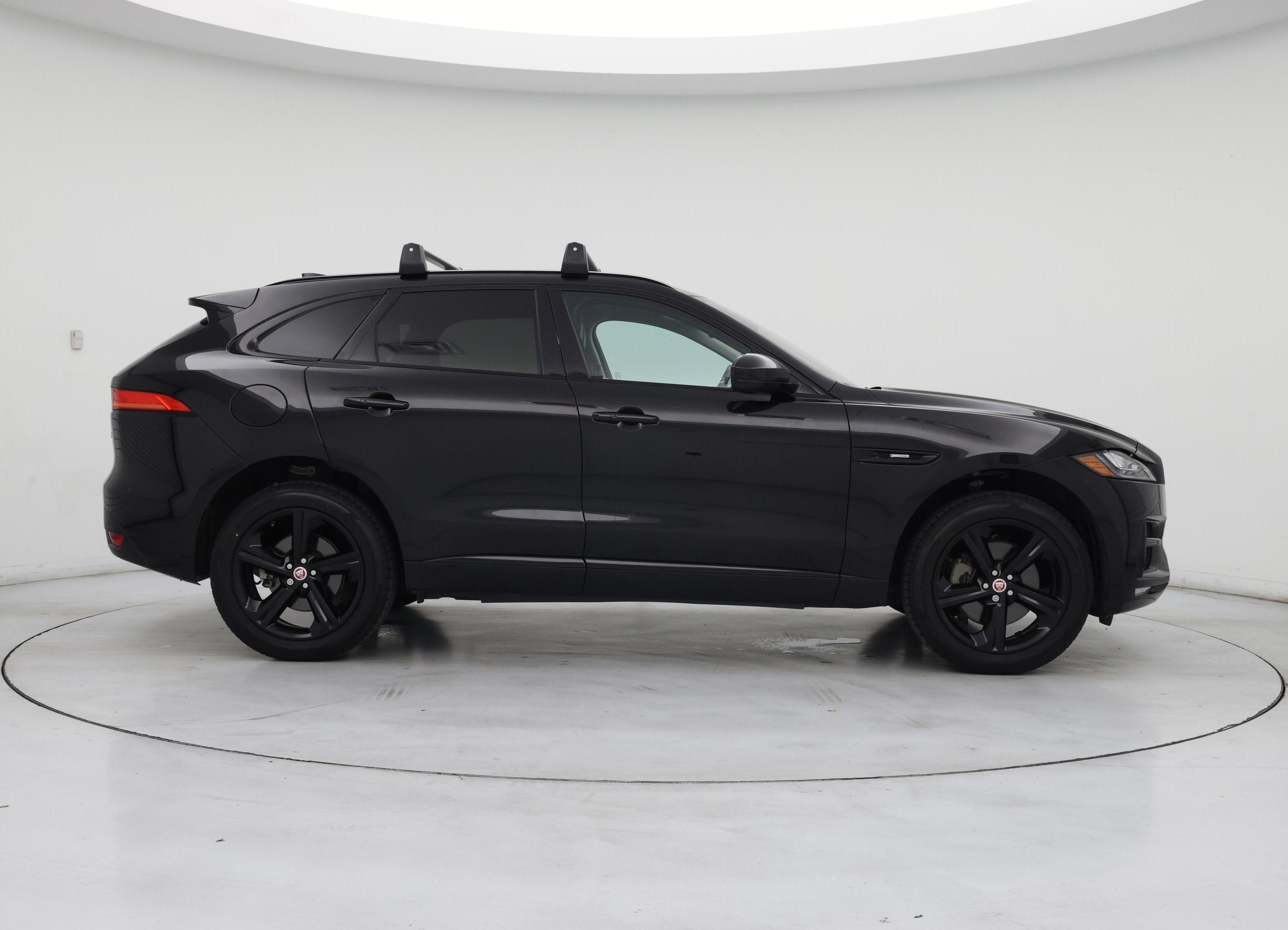 Thumbnail: 2017 Jaguar F-Pace - 7