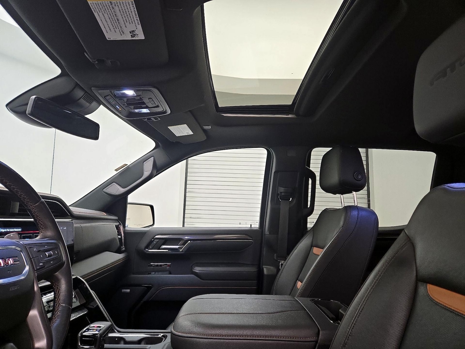 Sunroof(s) & Overhead Airbags