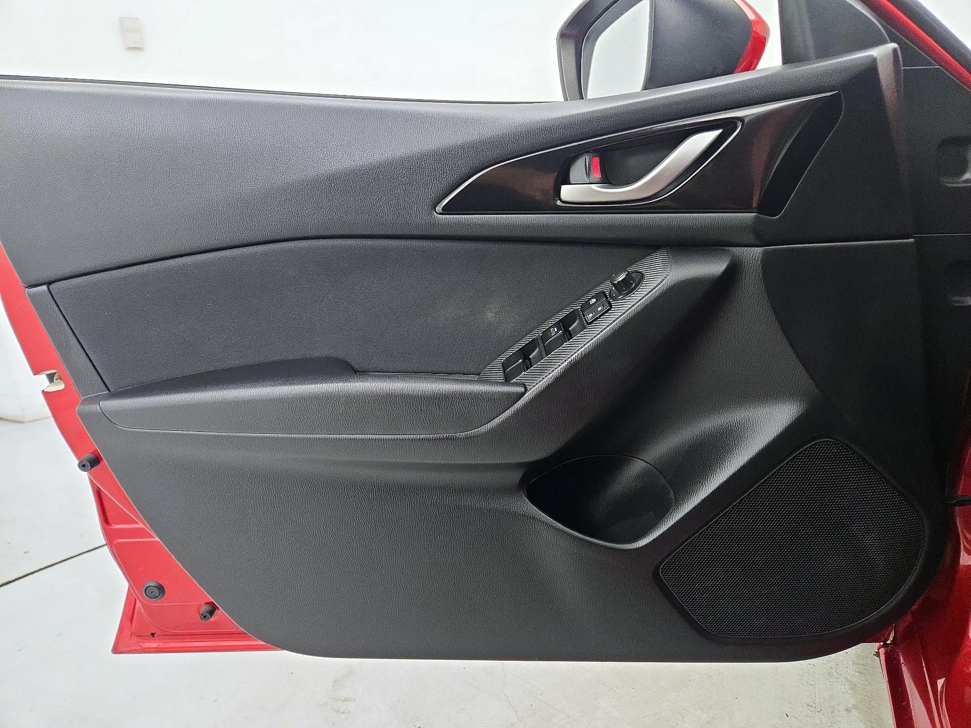Thumbnail: 2016 Mazda Mazda3 - 12
