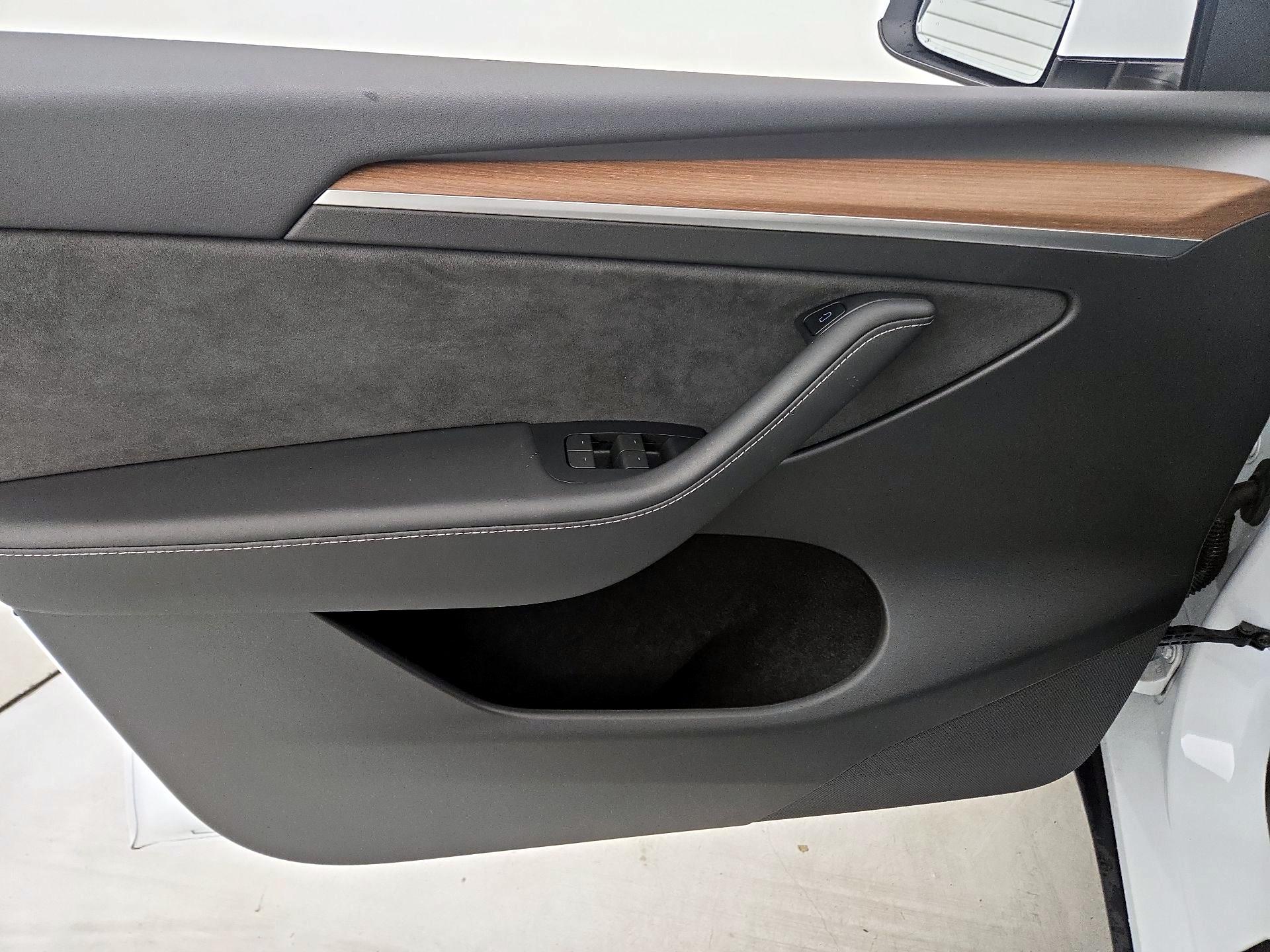Thumbnail: 2023 Tesla Model Y - 12