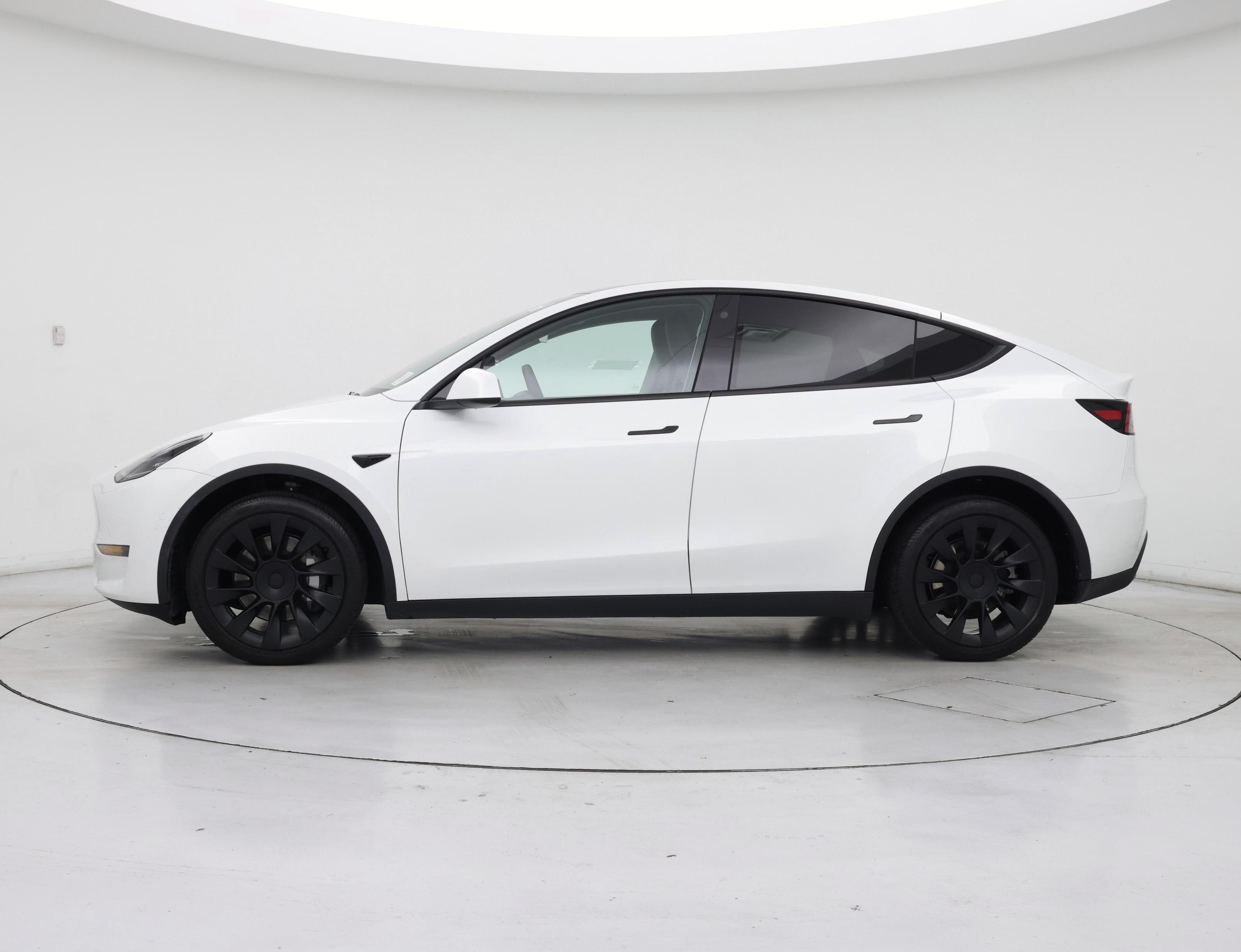 Thumbnail: 2023 Tesla Model Y - 3