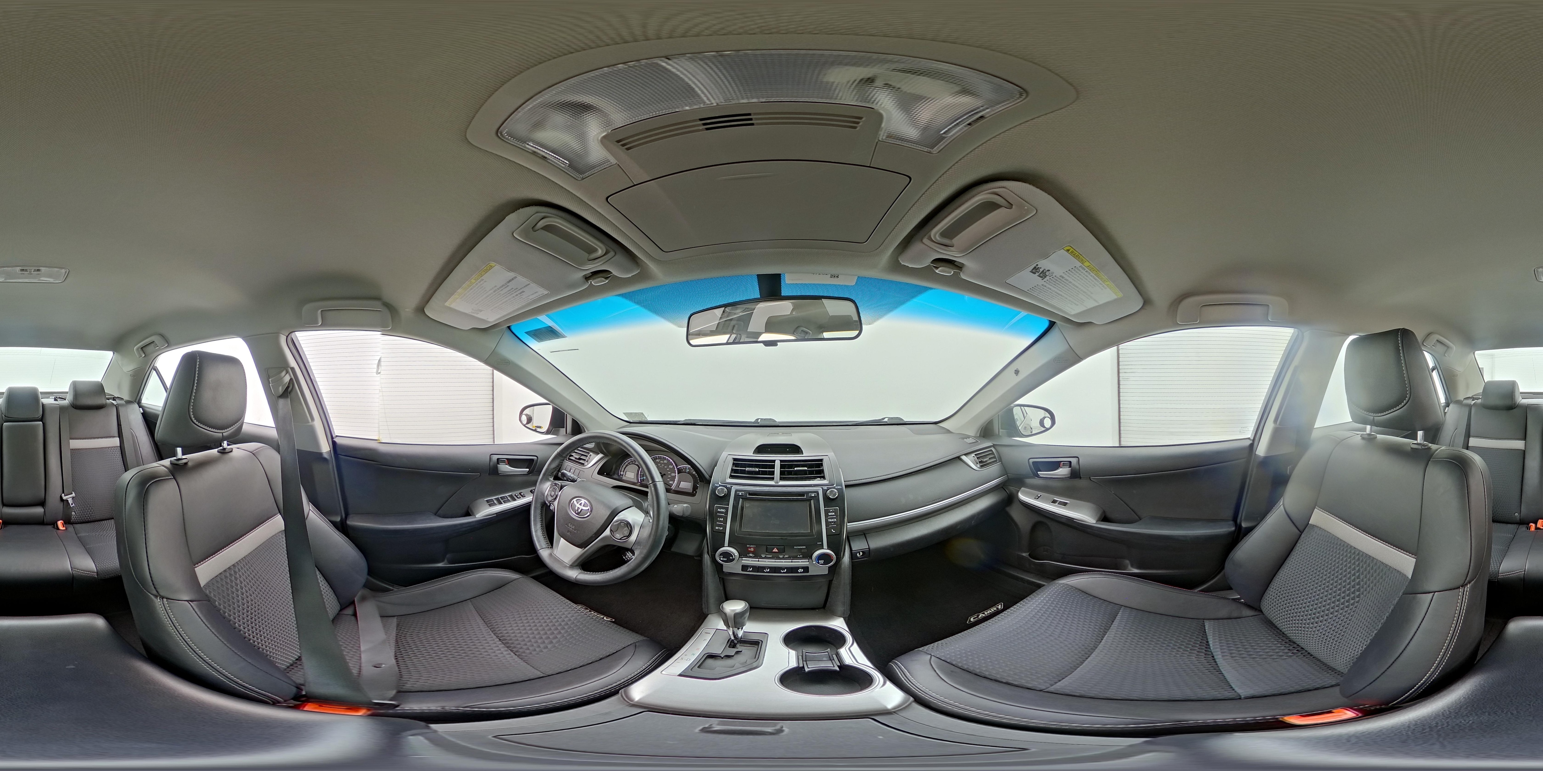 2014 Toyota Camry SE - Photo 23