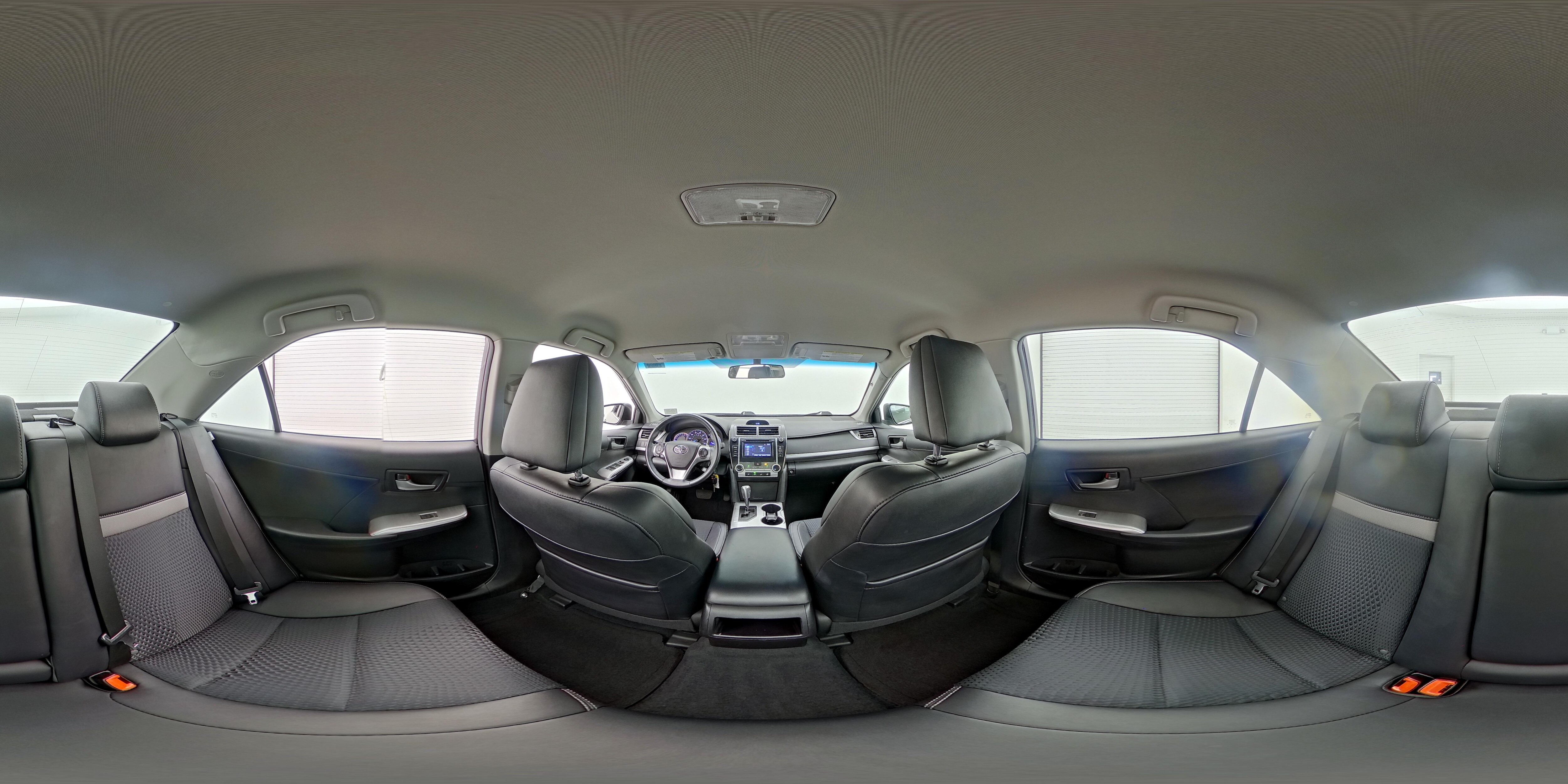 2014 Toyota Camry SE - Photo 24