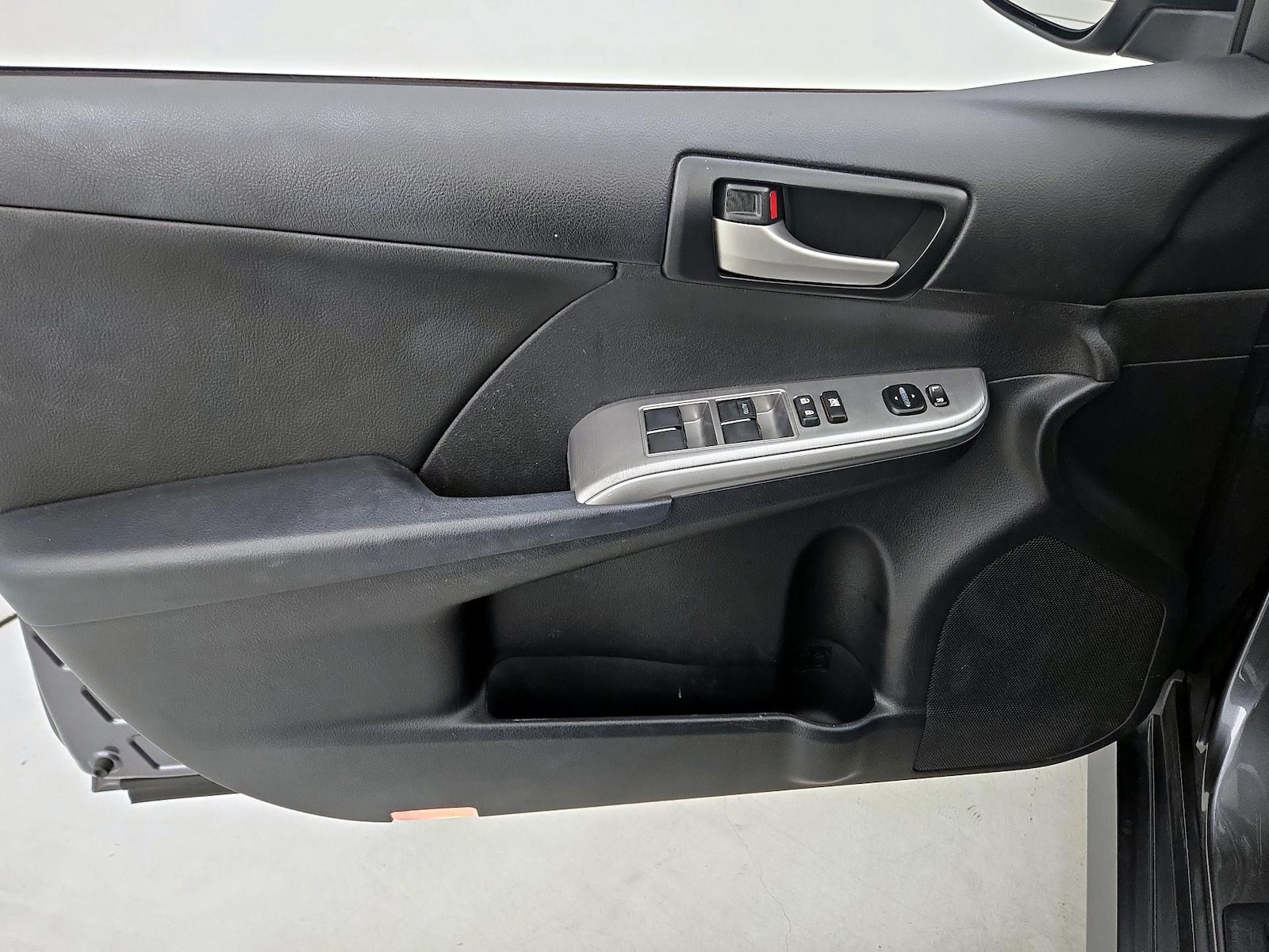 2014 Toyota Camry SE - Photo 13