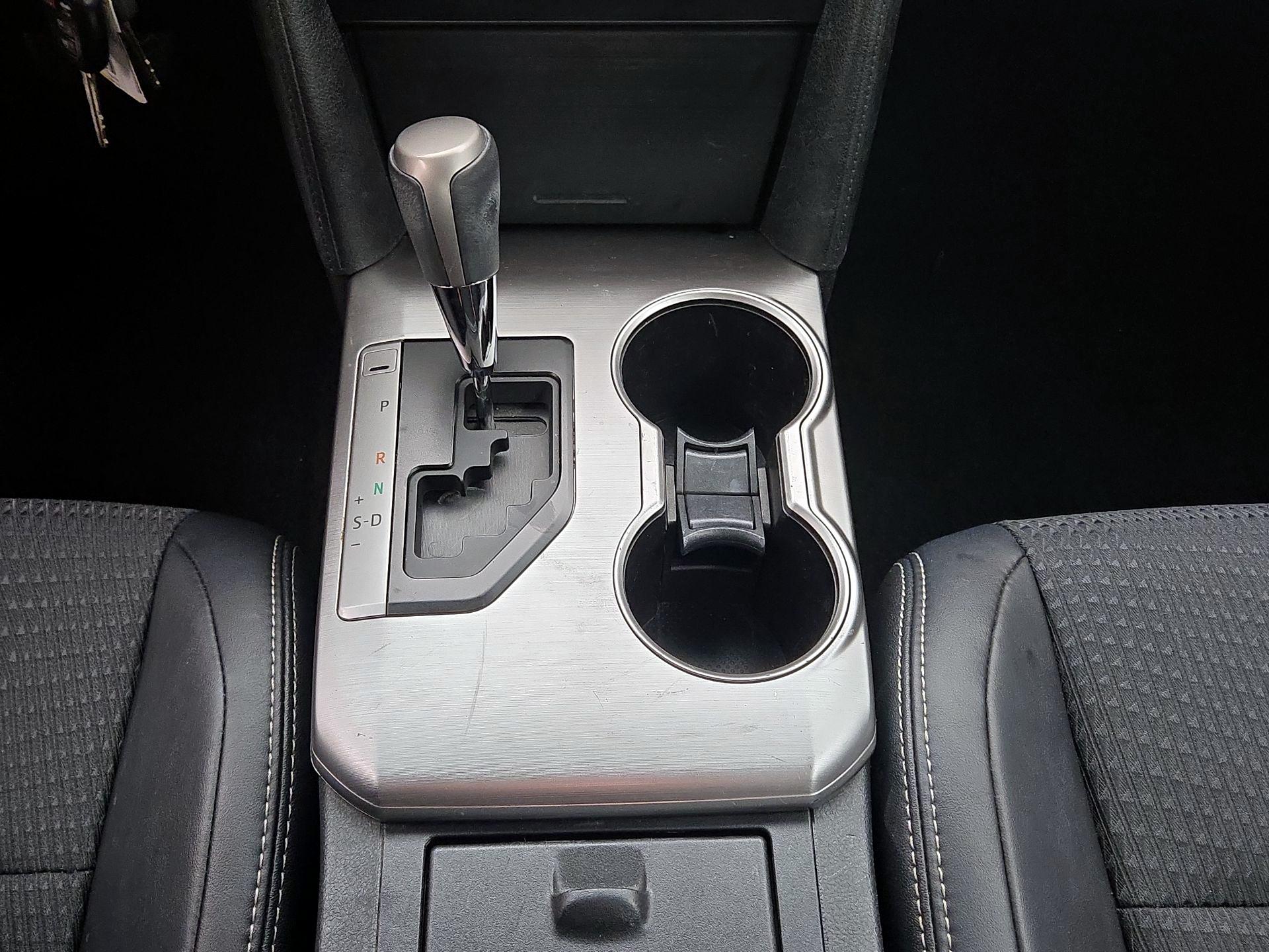 Thumbnail: 2014 Toyota Camry - 16