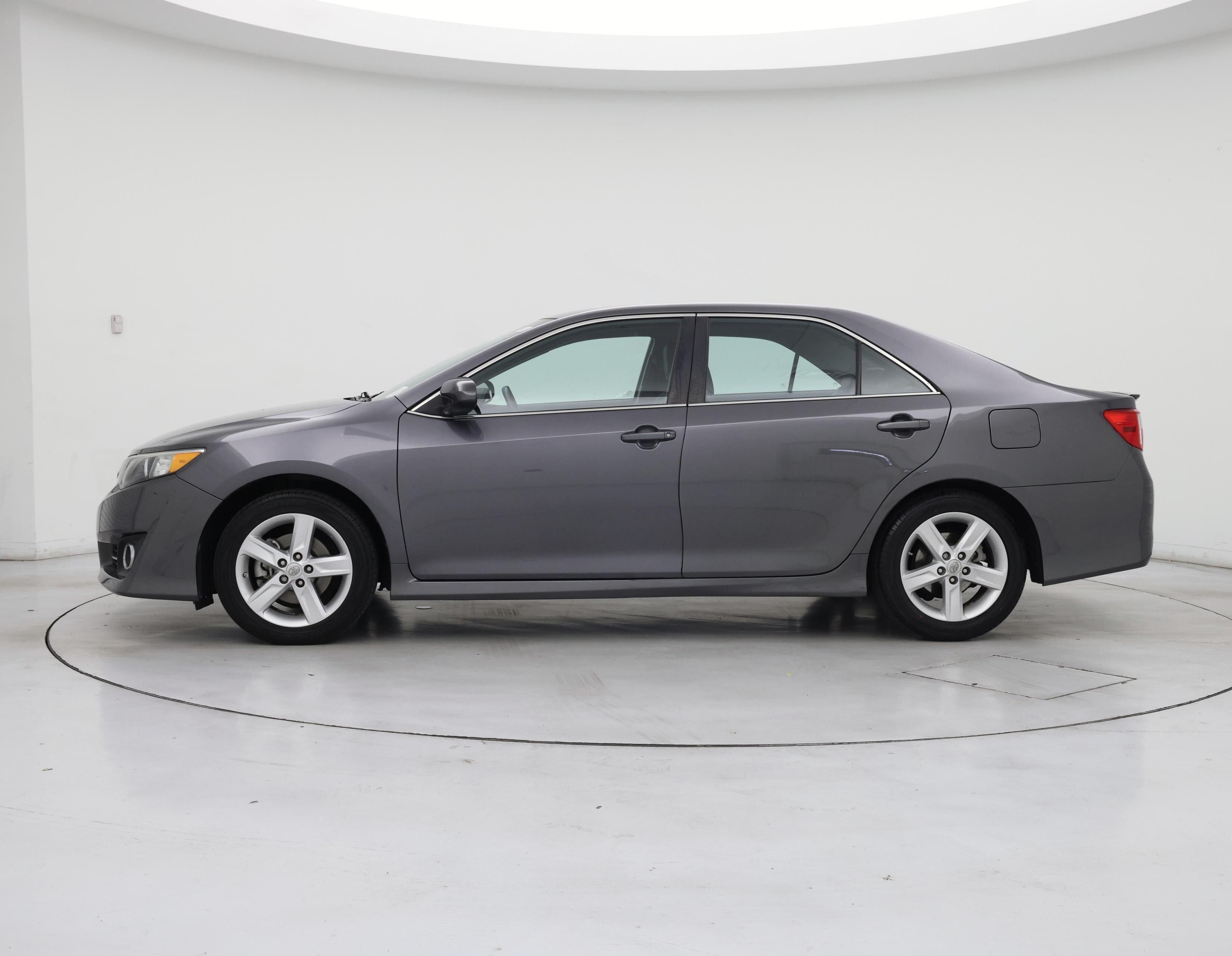 Thumbnail: 2014 Toyota Camry - 3