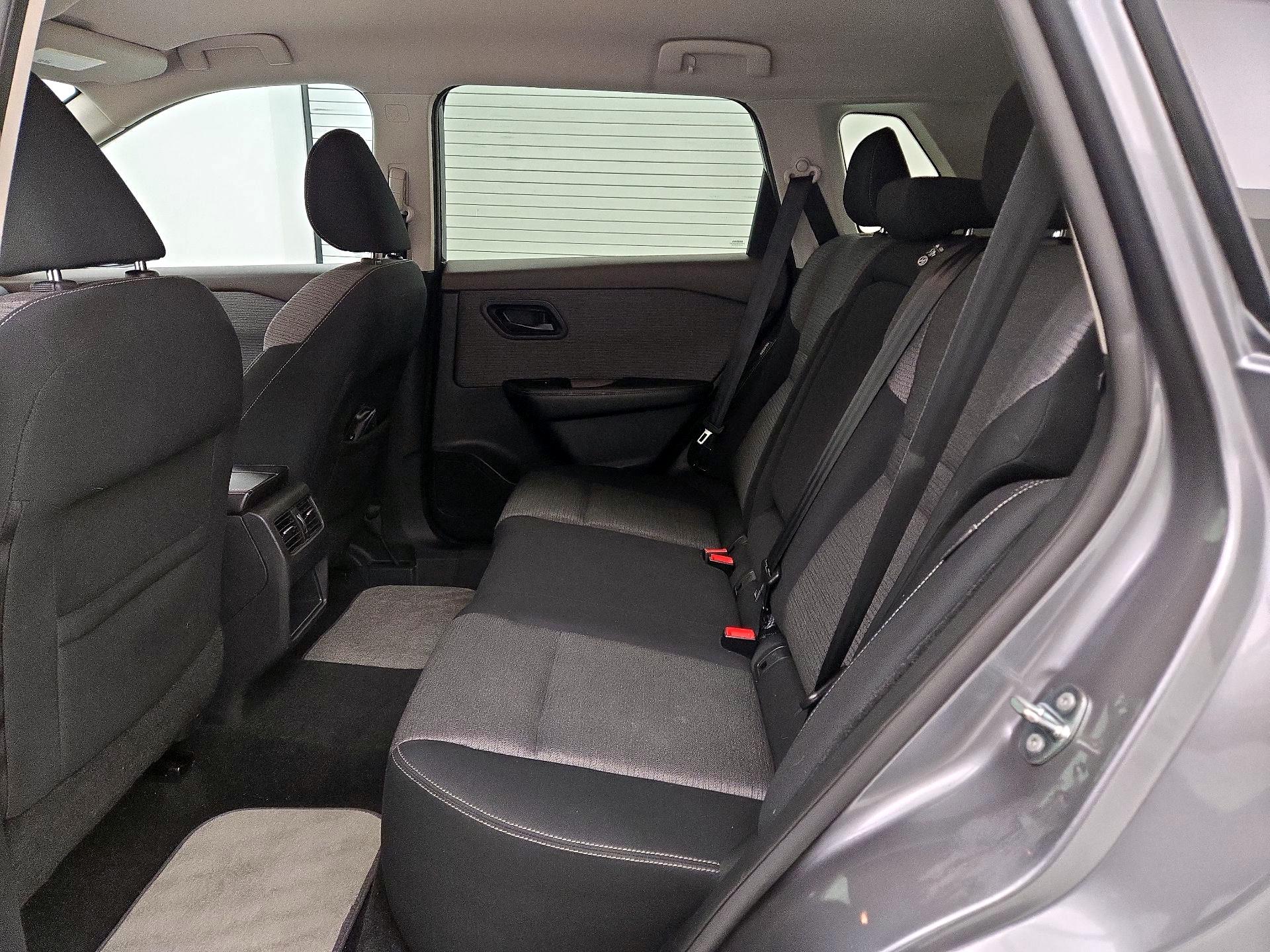 Thumbnail: 2021 Nissan Rogue - 18