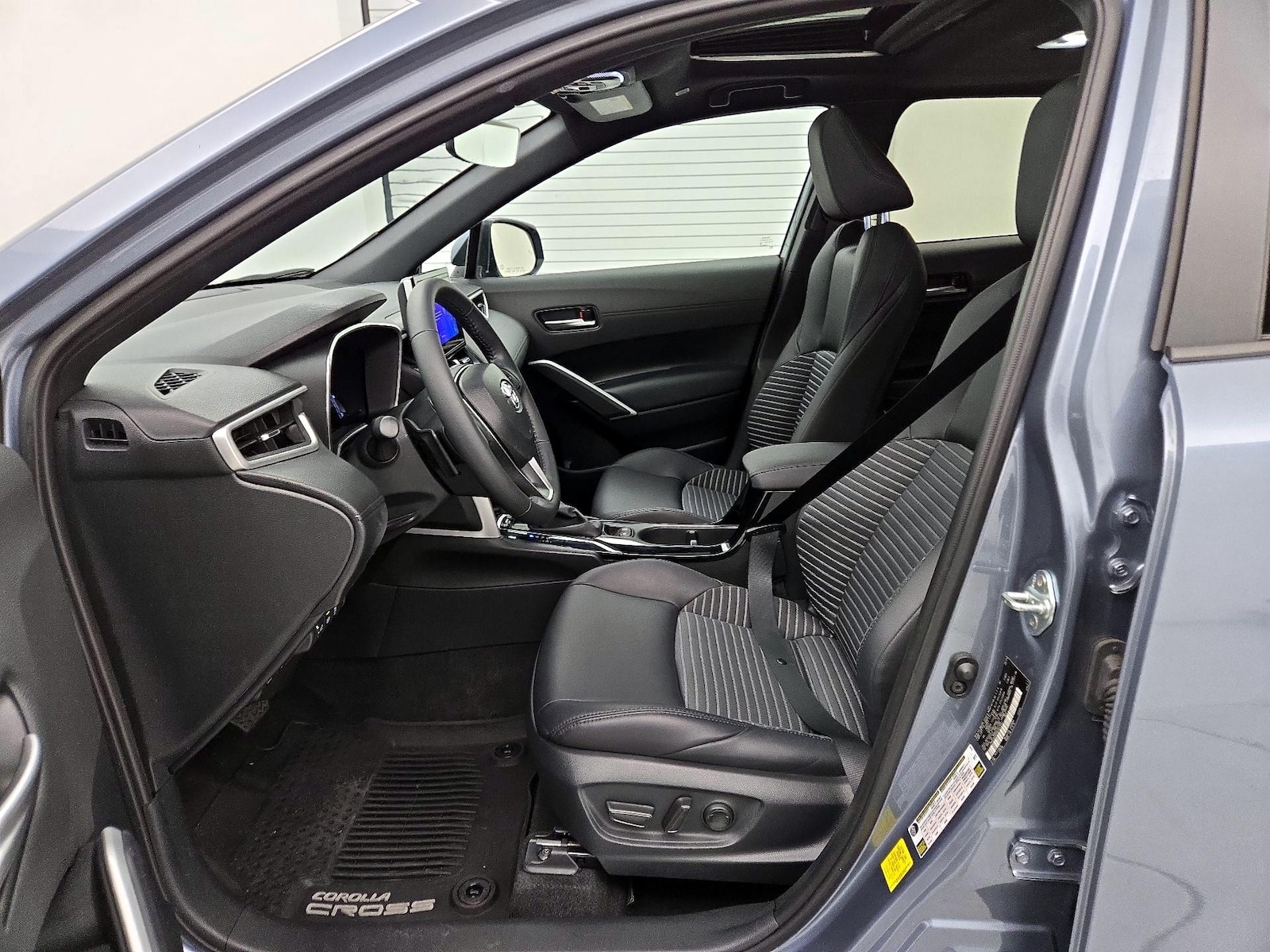 2024 Toyota Corolla Cross XSE - Photo 12