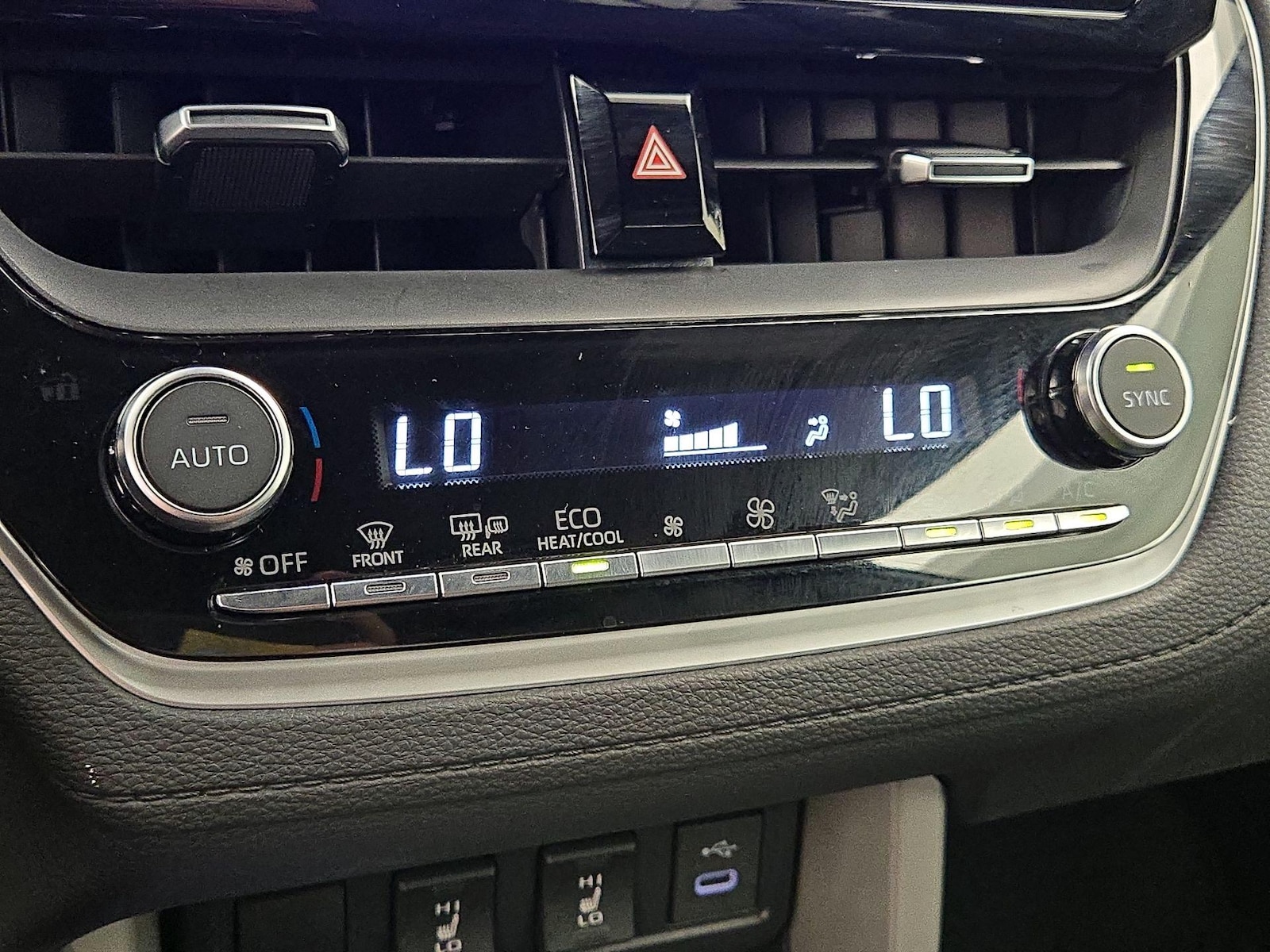 2024 Toyota Corolla Cross XSE - Photo 18